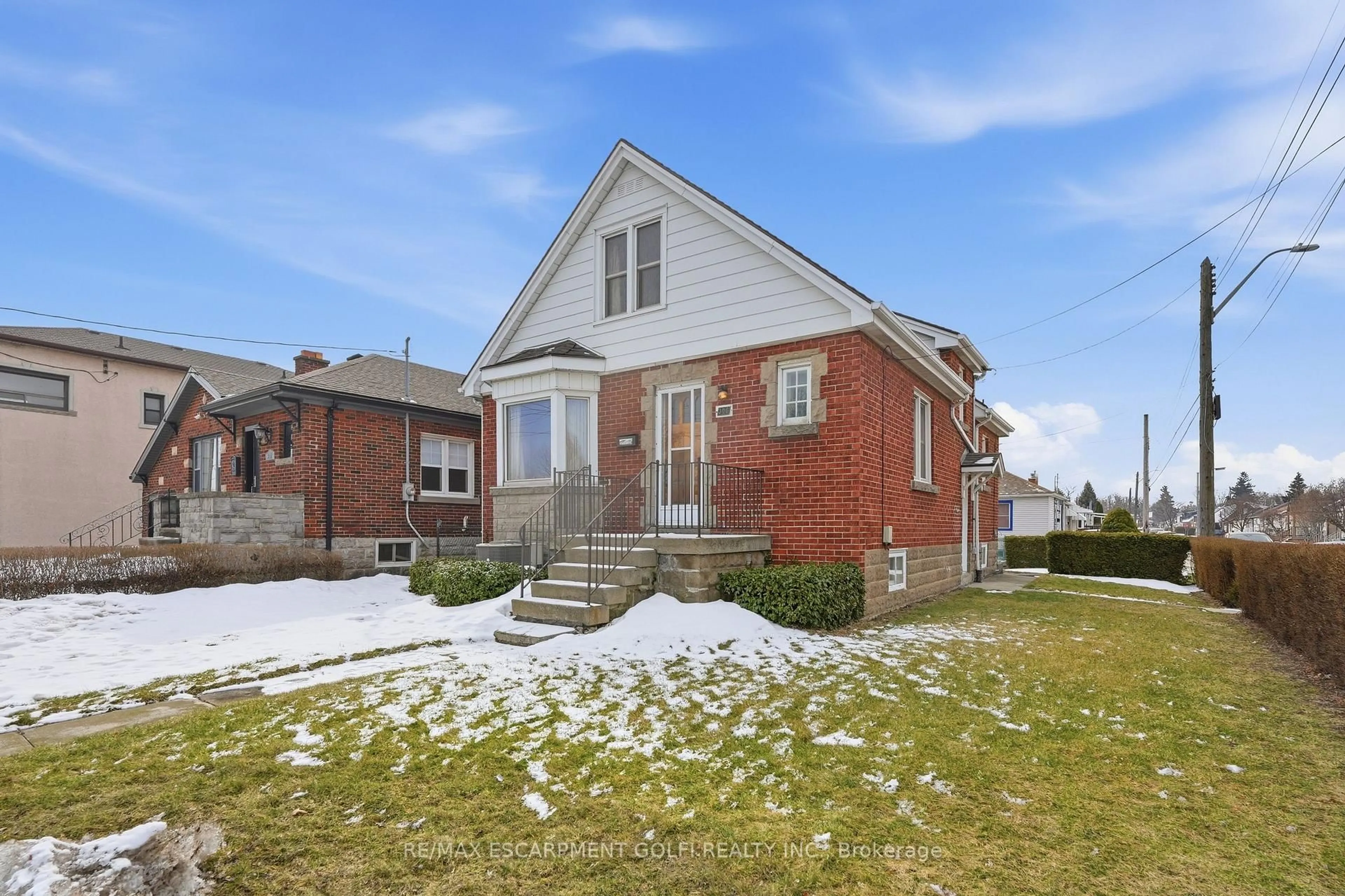 Home with brick exterior material, street for 306 Concession St, Hamilton Ontario L9A 1B4