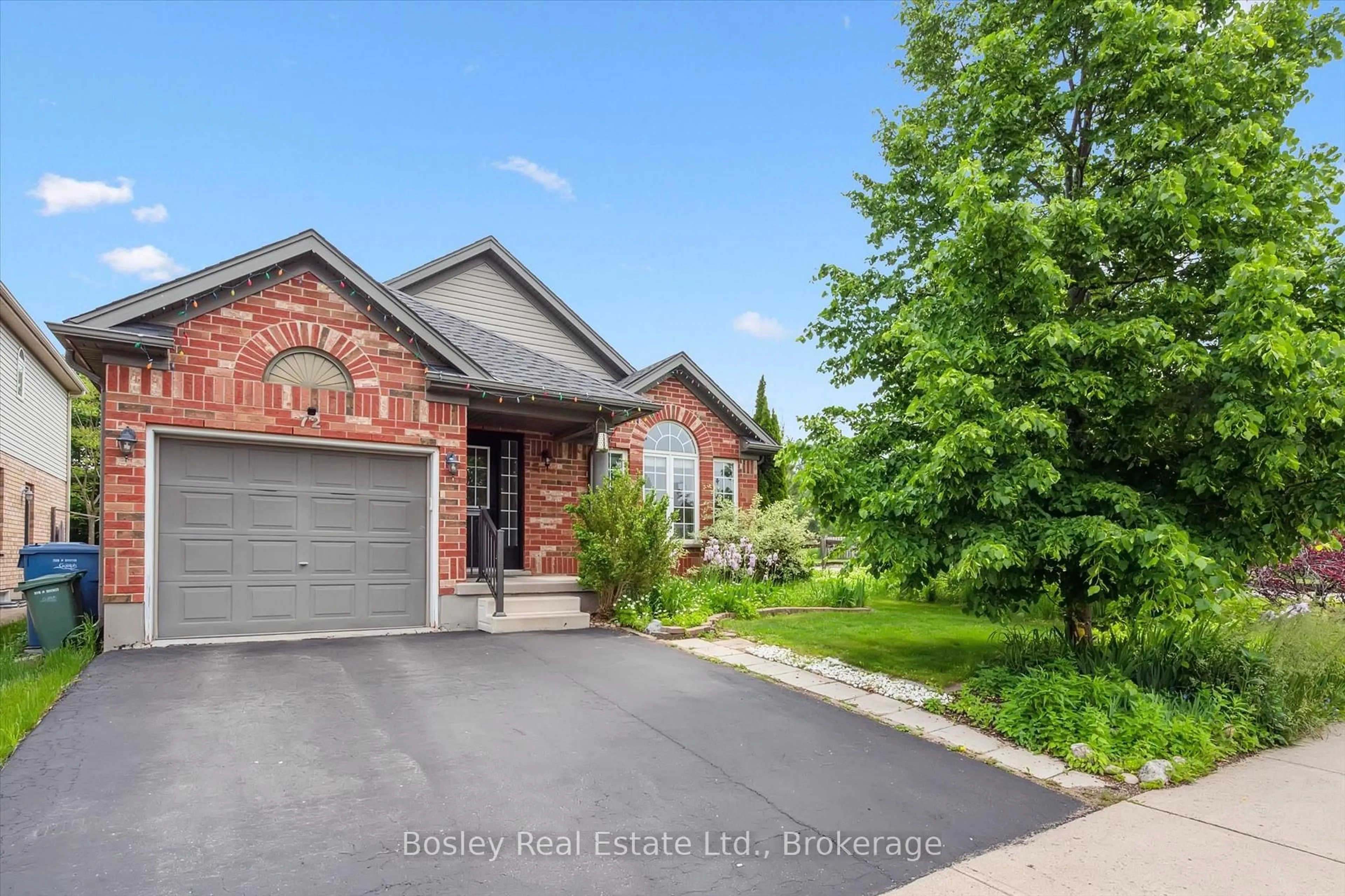 Home with brick exterior material, street for 72 McArthur Dr, Guelph Ontario N1L 1T8