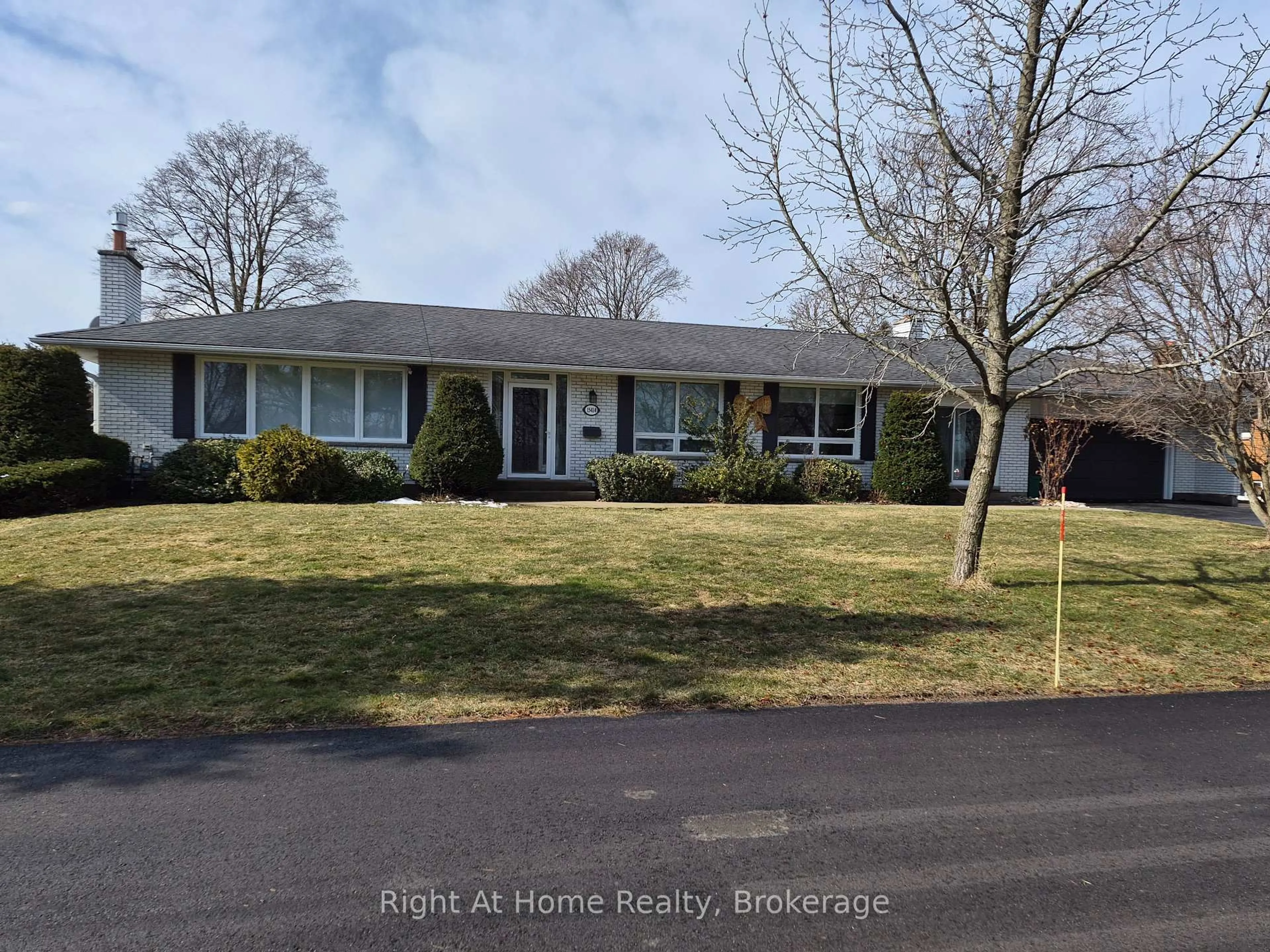 Unknown for 15414 Niagara Pkwy, Niagara-on-the-Lake Ontario L0S 1J0