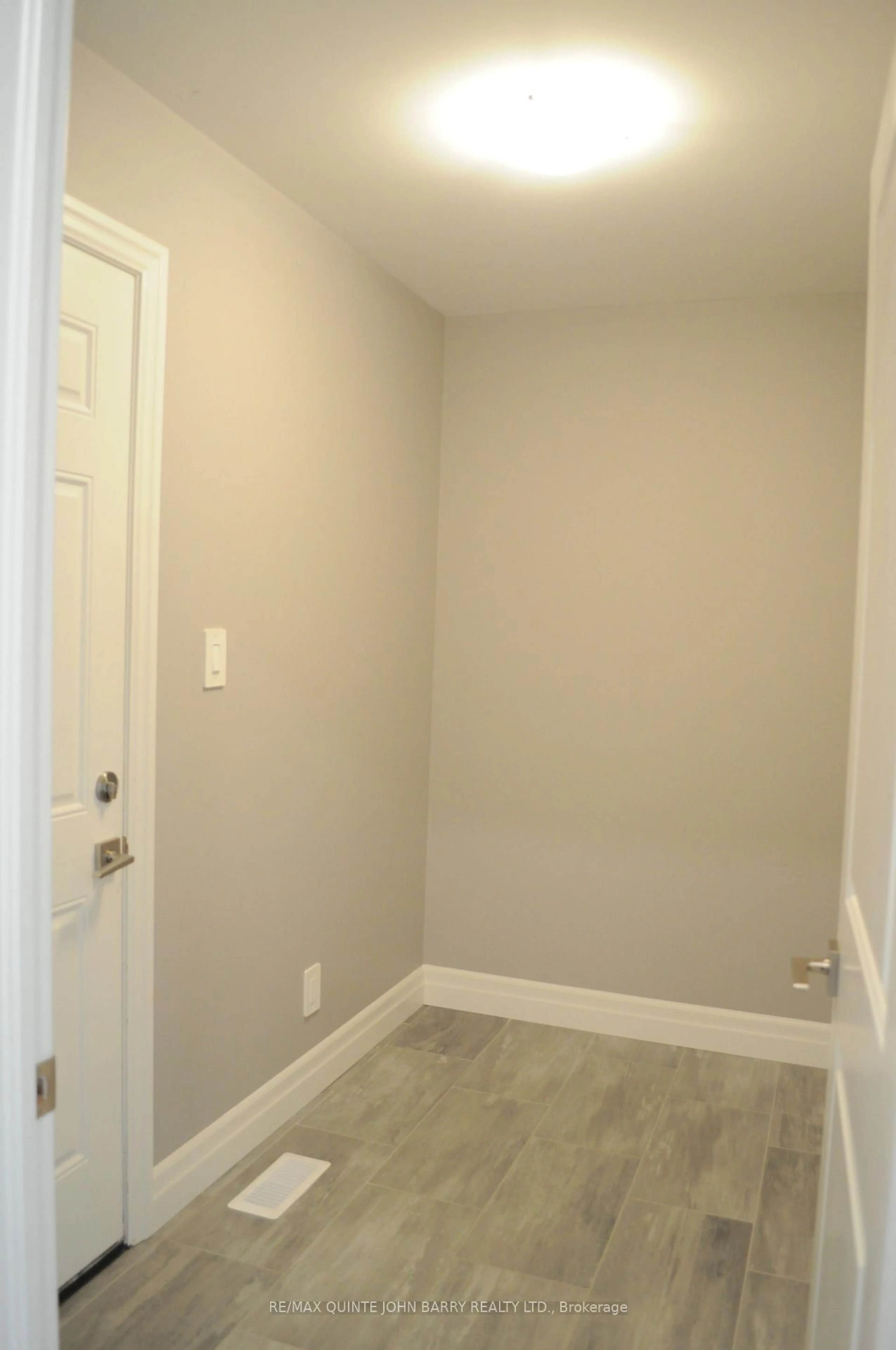 Indoor entryway for 29 Cattail Cres, Quinte West Ontario K8V 0J3
