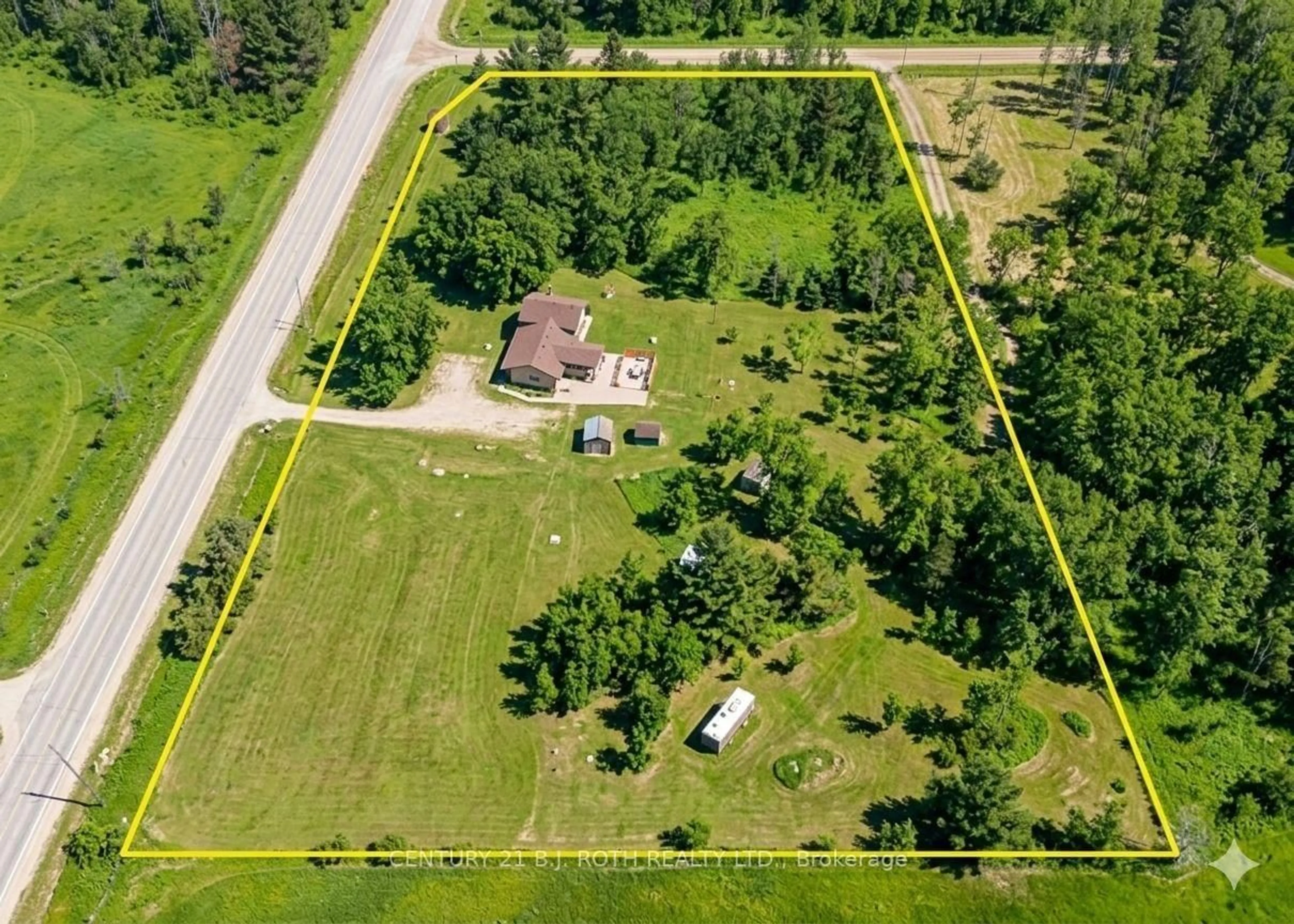 A pic from outside/outdoor area/front of a property/back of a property/a pic from drone, building for 374 Monck Rd, Kawartha Lakes Ontario L0K 1W0