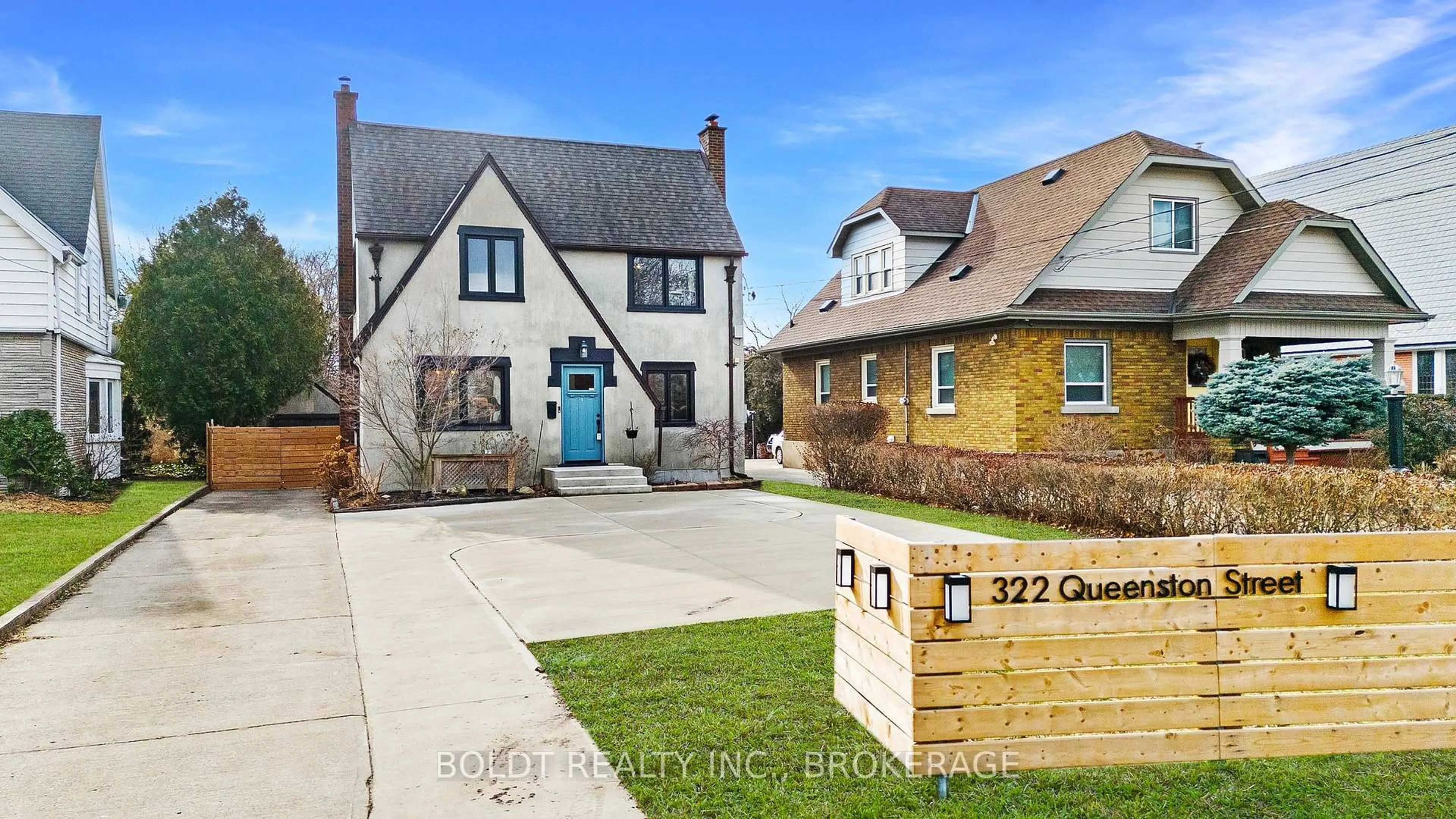 A pic from outside/outdoor area/front of a property/back of a property/a pic from drone, street for 322 Queenston St, St. Catharines Ontario L2P 2X7