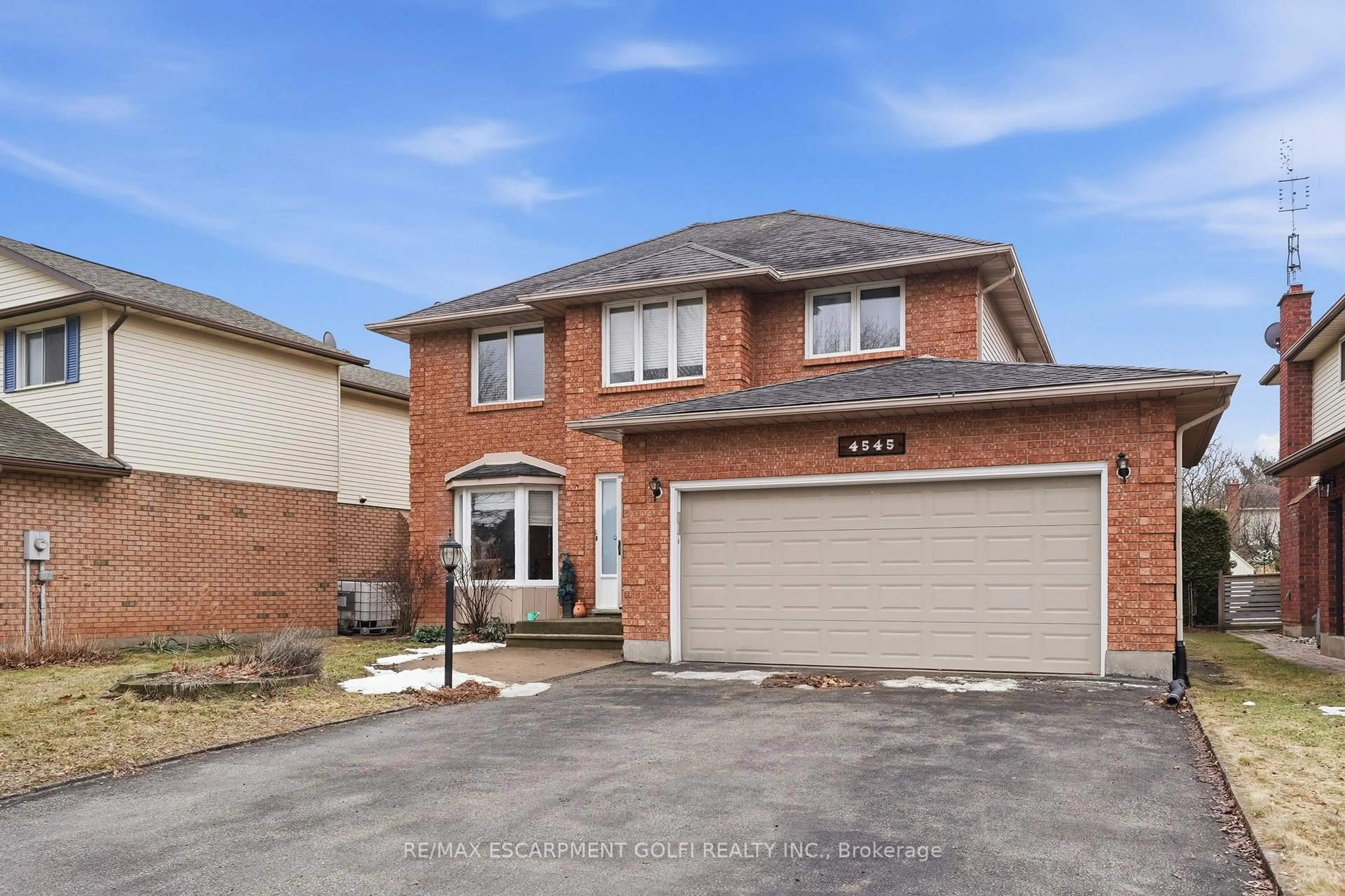 Home with brick exterior material, street for 4545 Green Meadow Blvd, Lincoln Ontario L0R 1B5