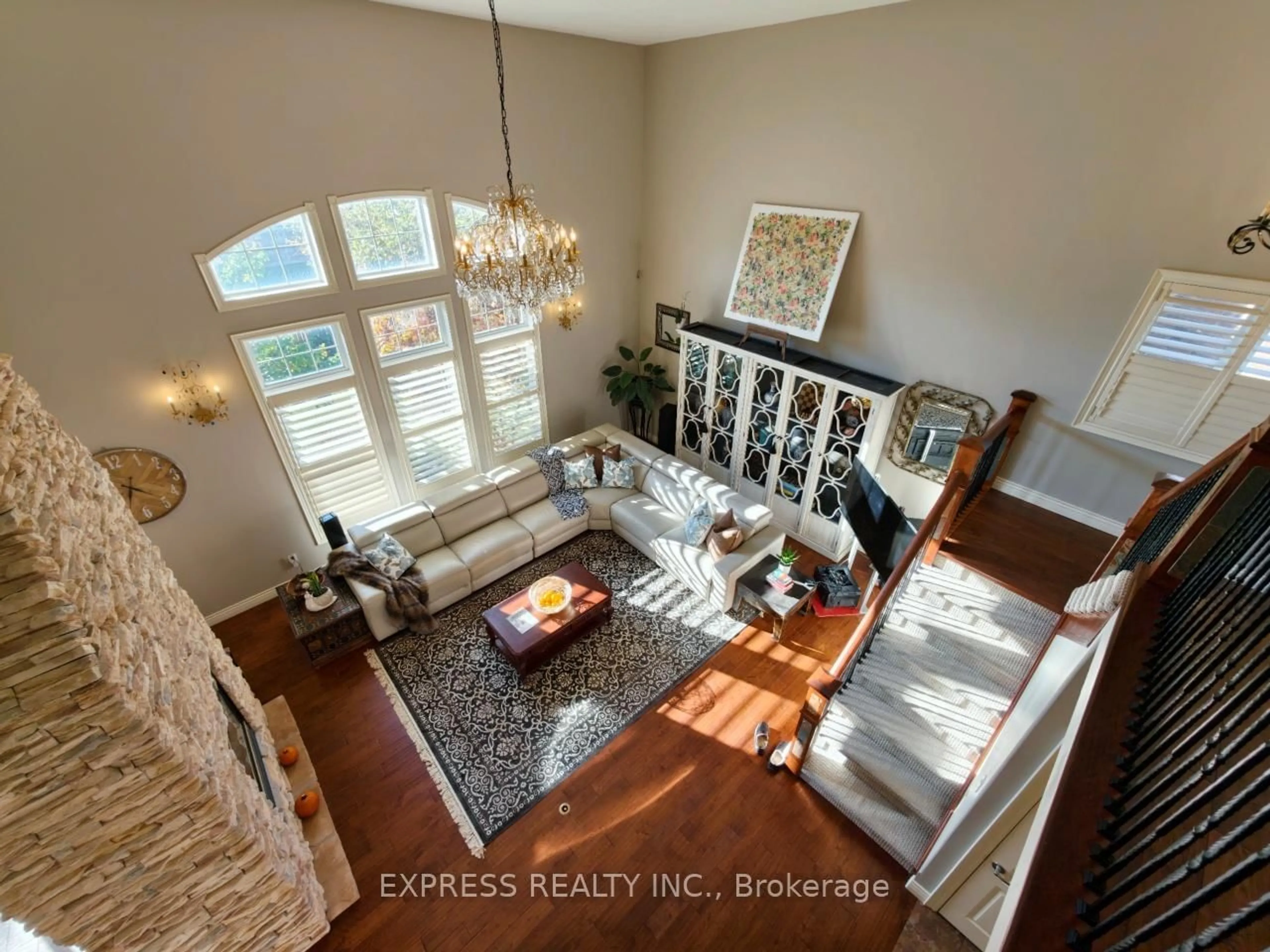 Indoor entryway for 225 Terrace Wood Cres, Kitchener Ontario N2P 2T3