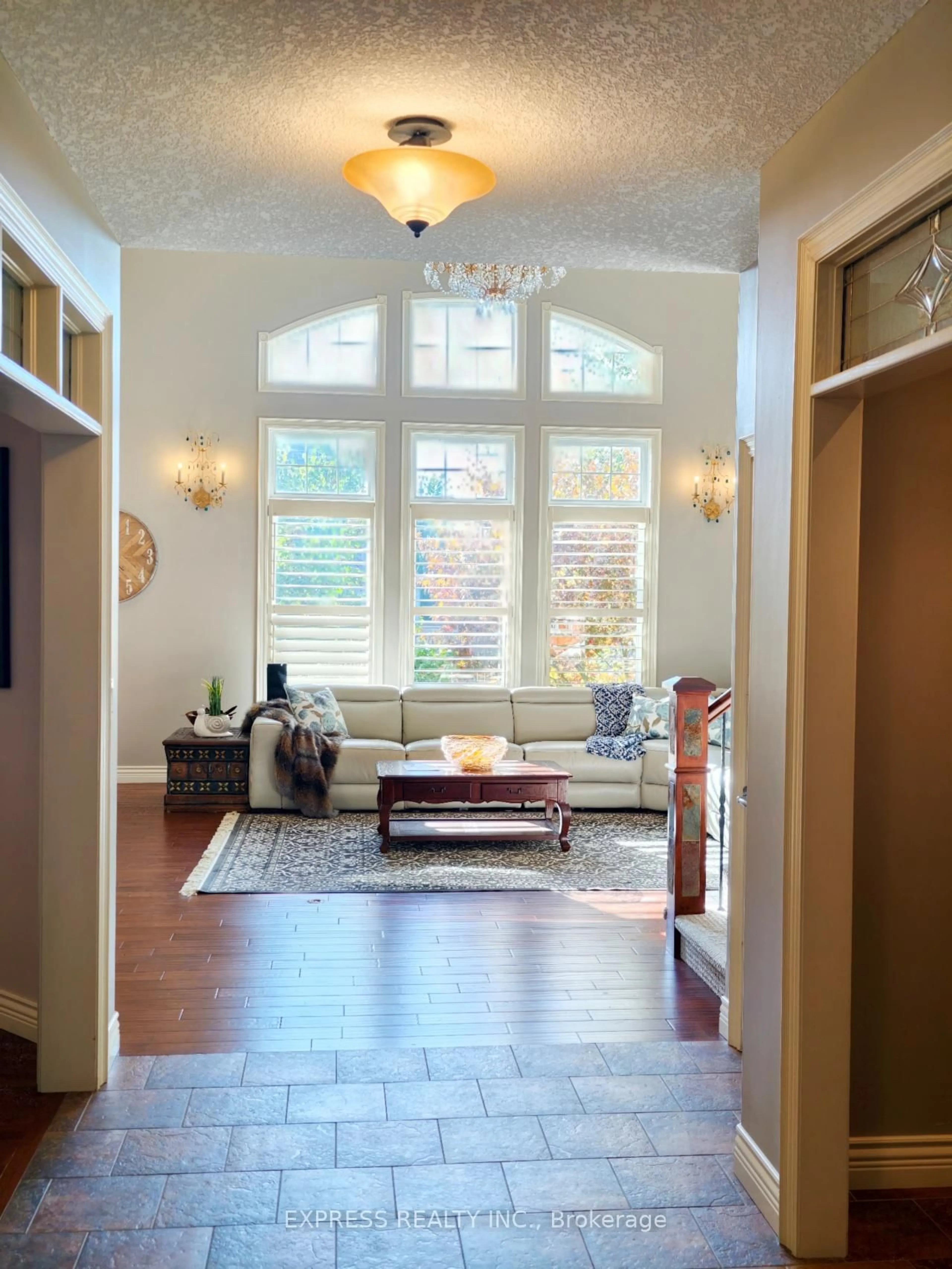 Indoor entryway for 225 Terrace Wood Cres, Kitchener Ontario N2P 2T3