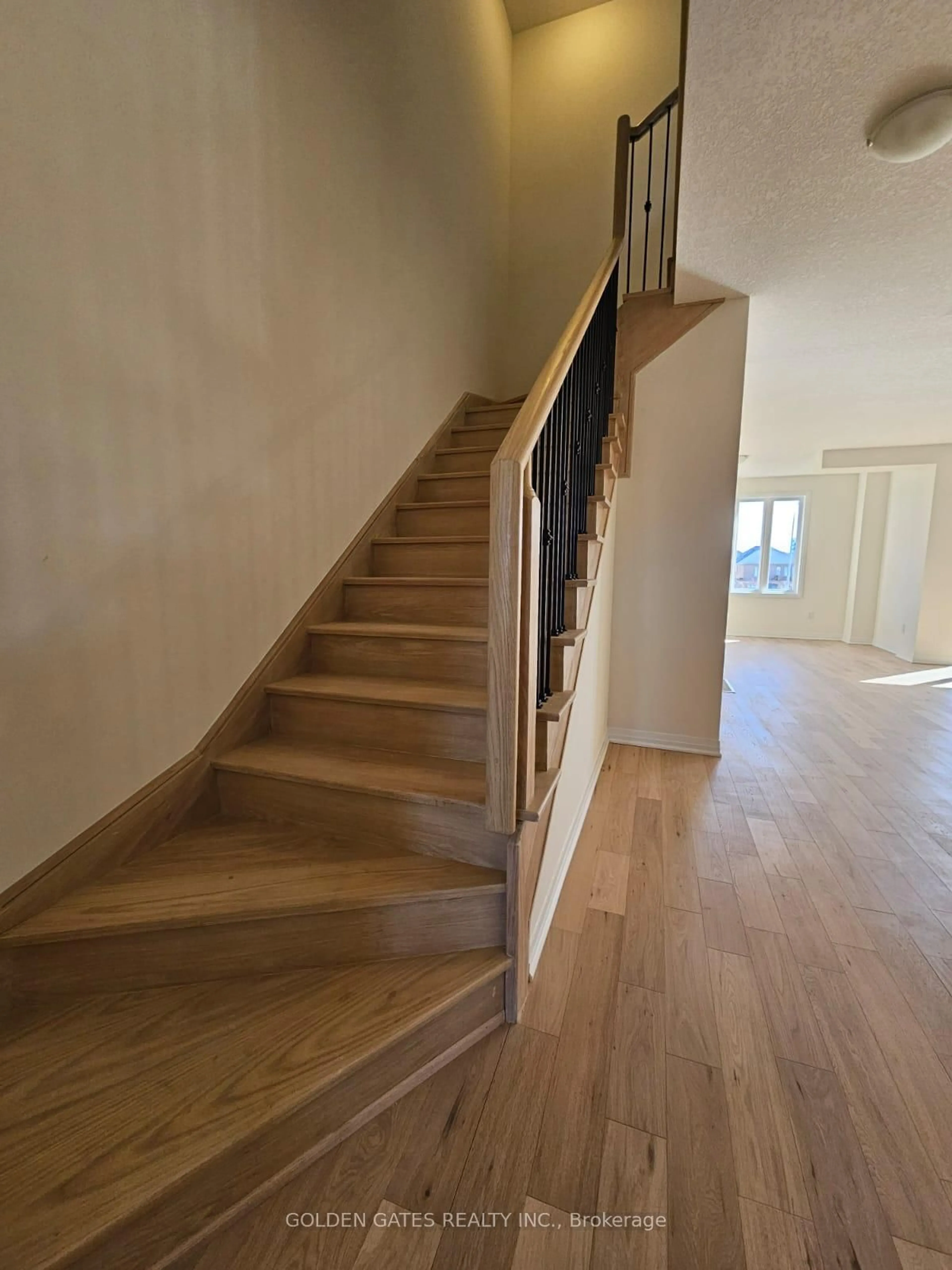 Stairs for 23 Jacko St, Tillsonburg Ontario N4G 0L8