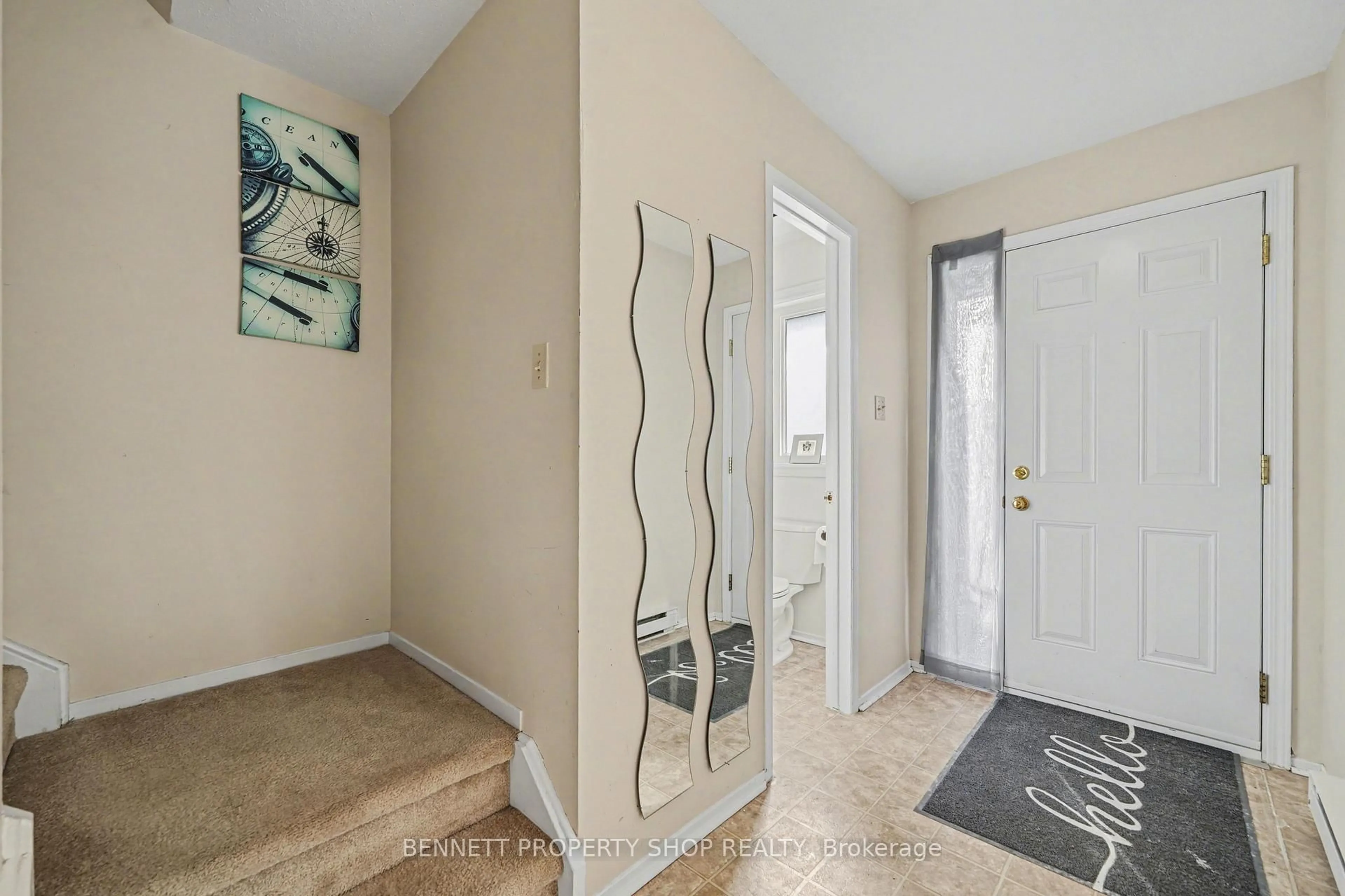 Indoor entryway for 37 Pixley Private, Ottawa Ontario K1G 4C3