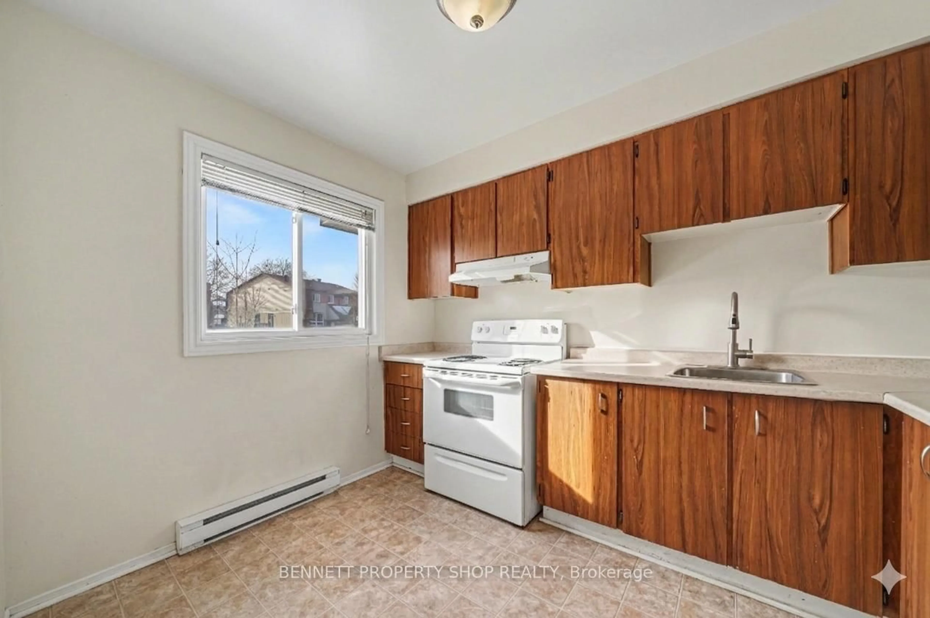 Standard kitchen, unknown for 37 Pixley Private, Ottawa Ontario K1G 4C3