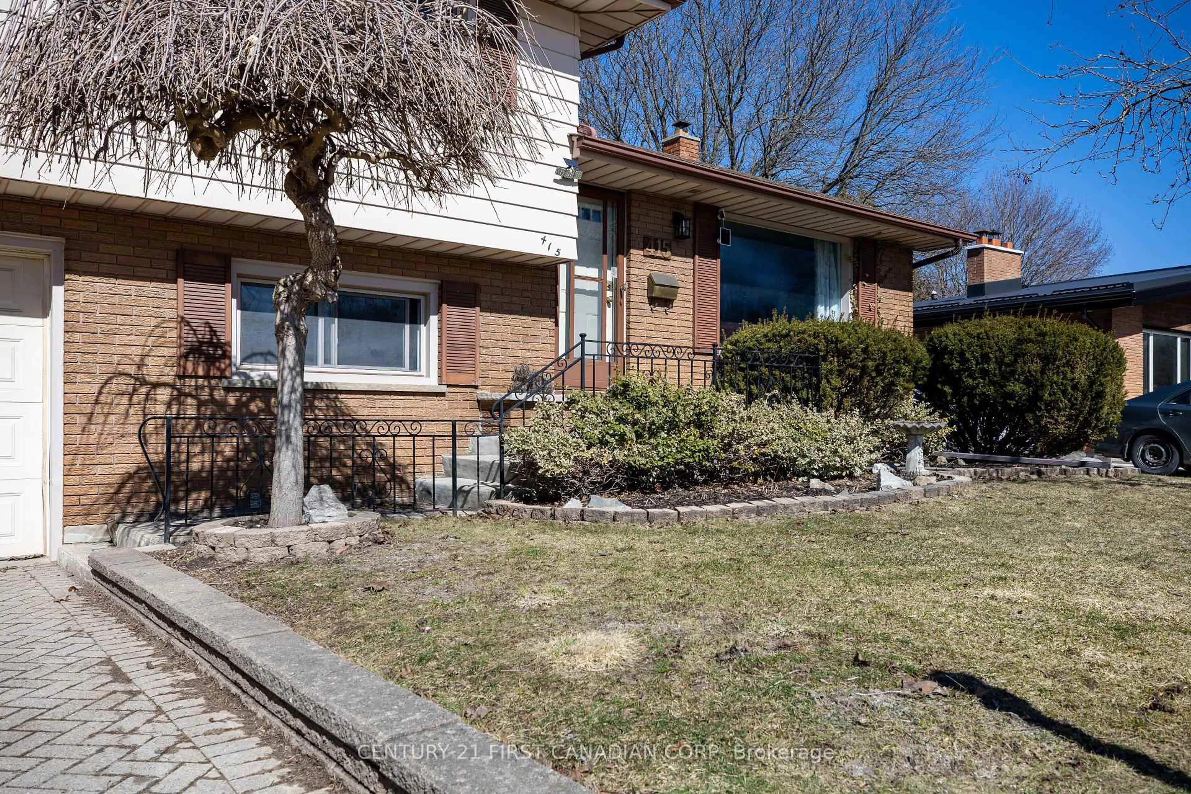 Patio, street for 415 Regal Dr, London East Ontario N5Y 1J8