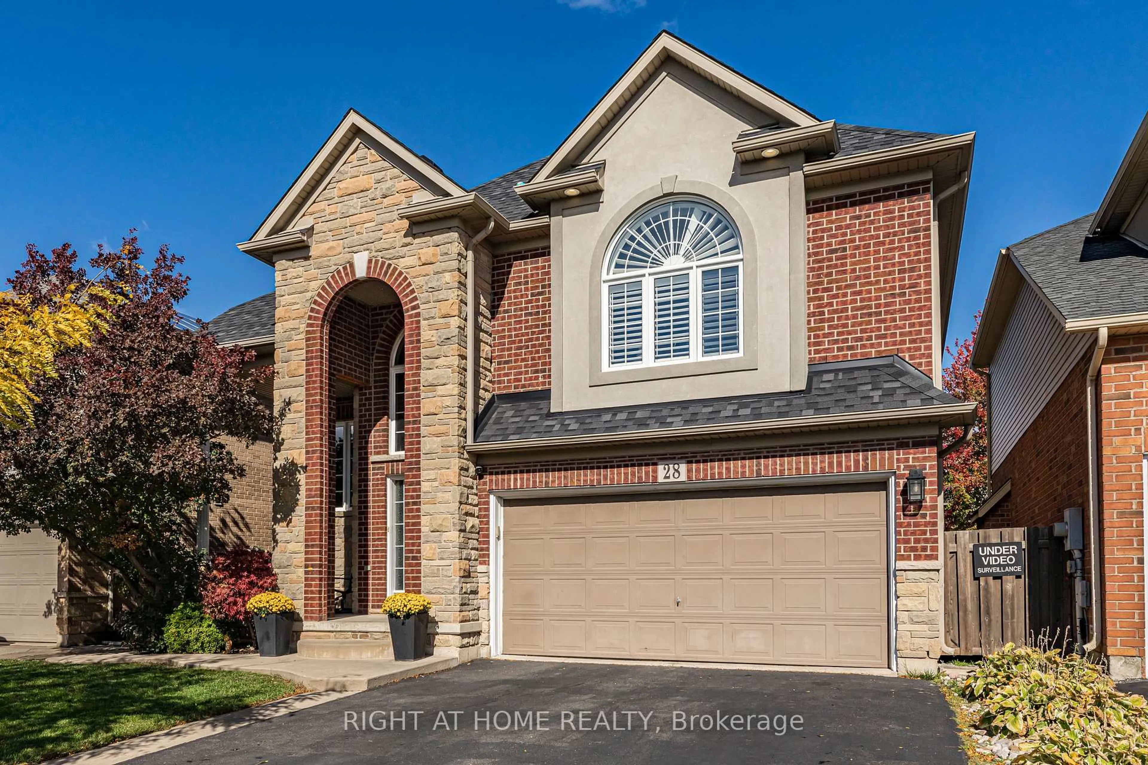 Home with brick exterior material, street for 28 Springbreeze Hts, Hamilton Ontario L8E 0A4