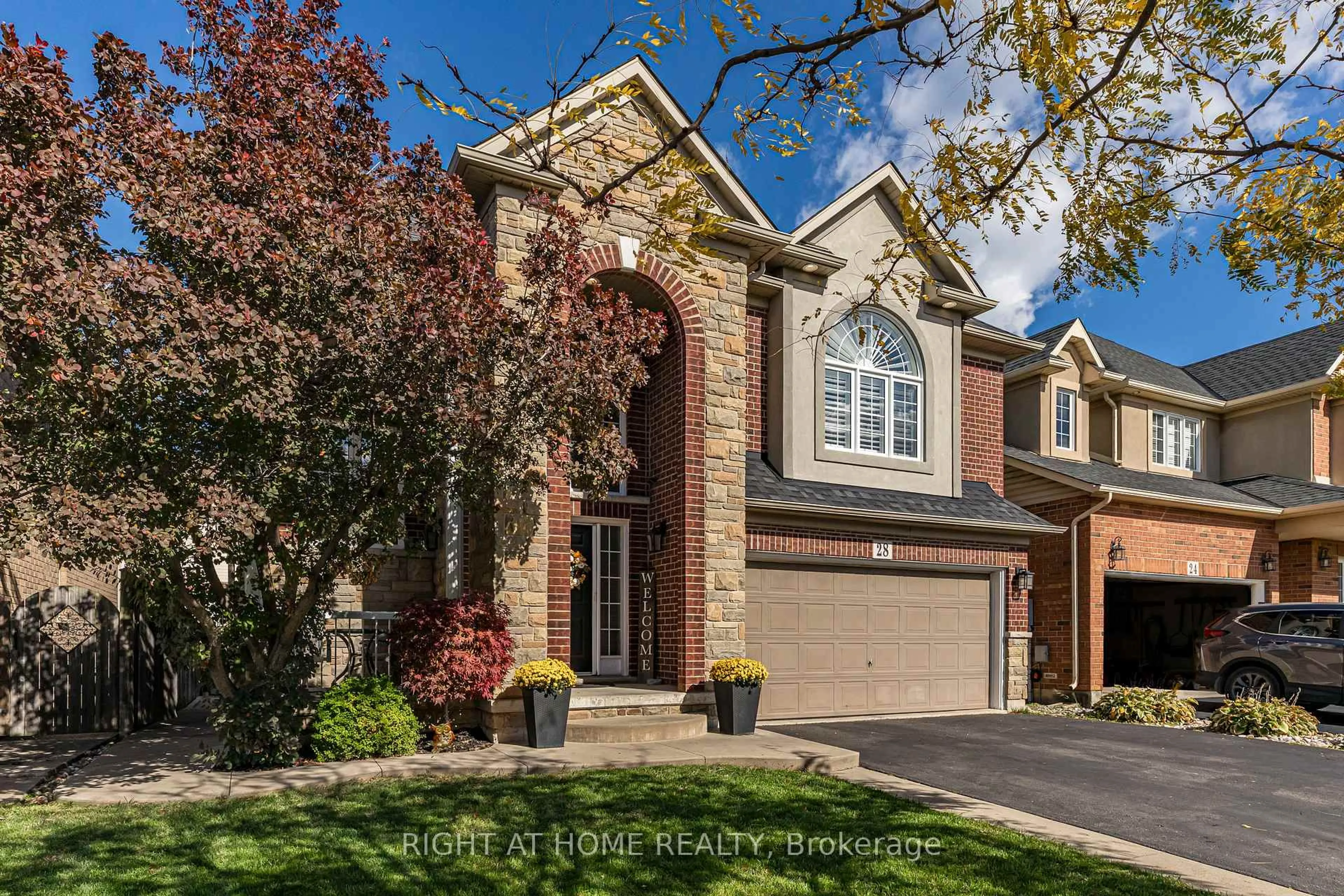 Home with brick exterior material, street for 28 Springbreeze Hts, Hamilton Ontario L8E 0A4