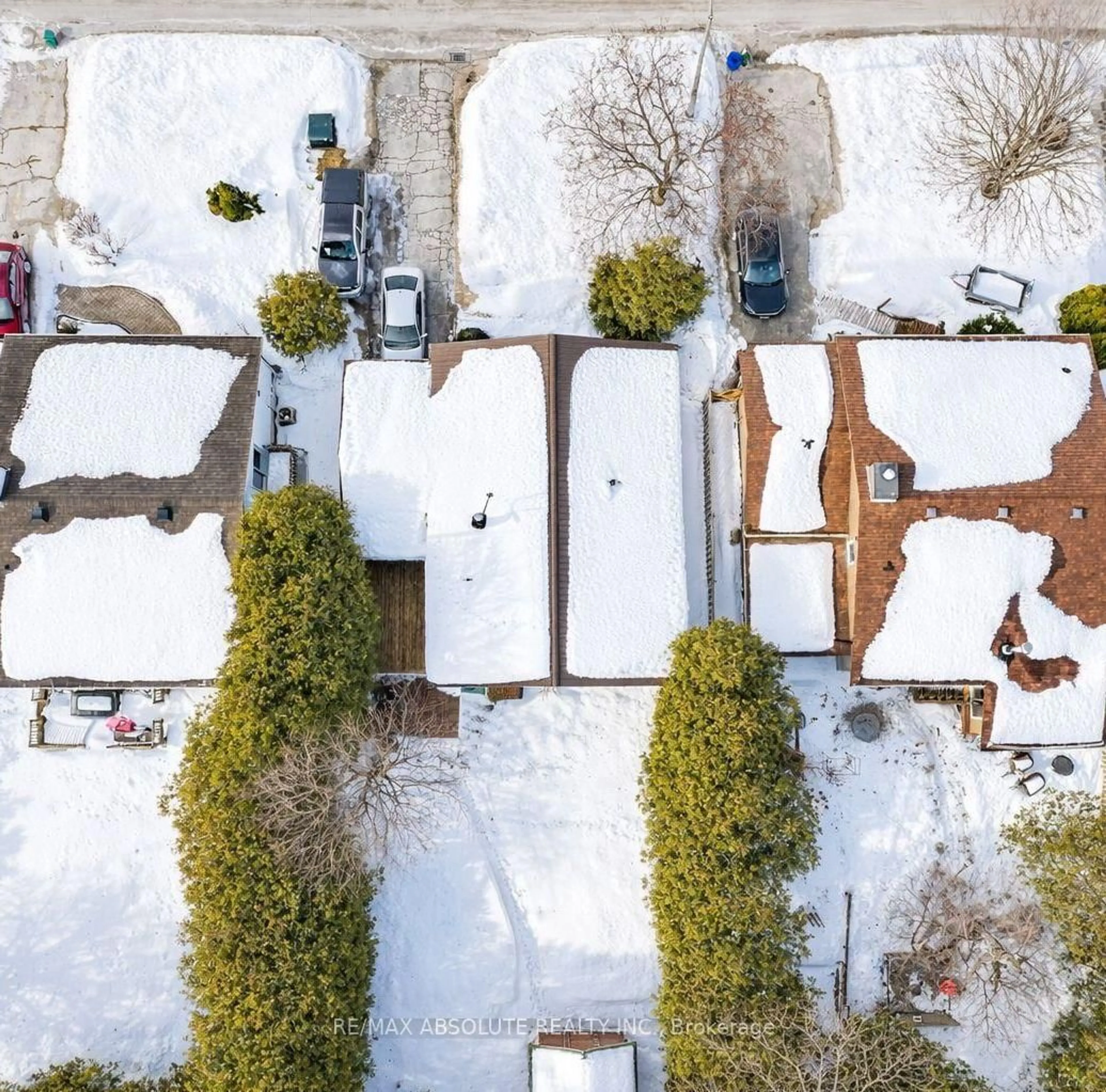 A pic from outside/outdoor area/front of a property/back of a property/a pic from drone, street for 610 Oxford St, North Grenville Ontario K0G 1J0