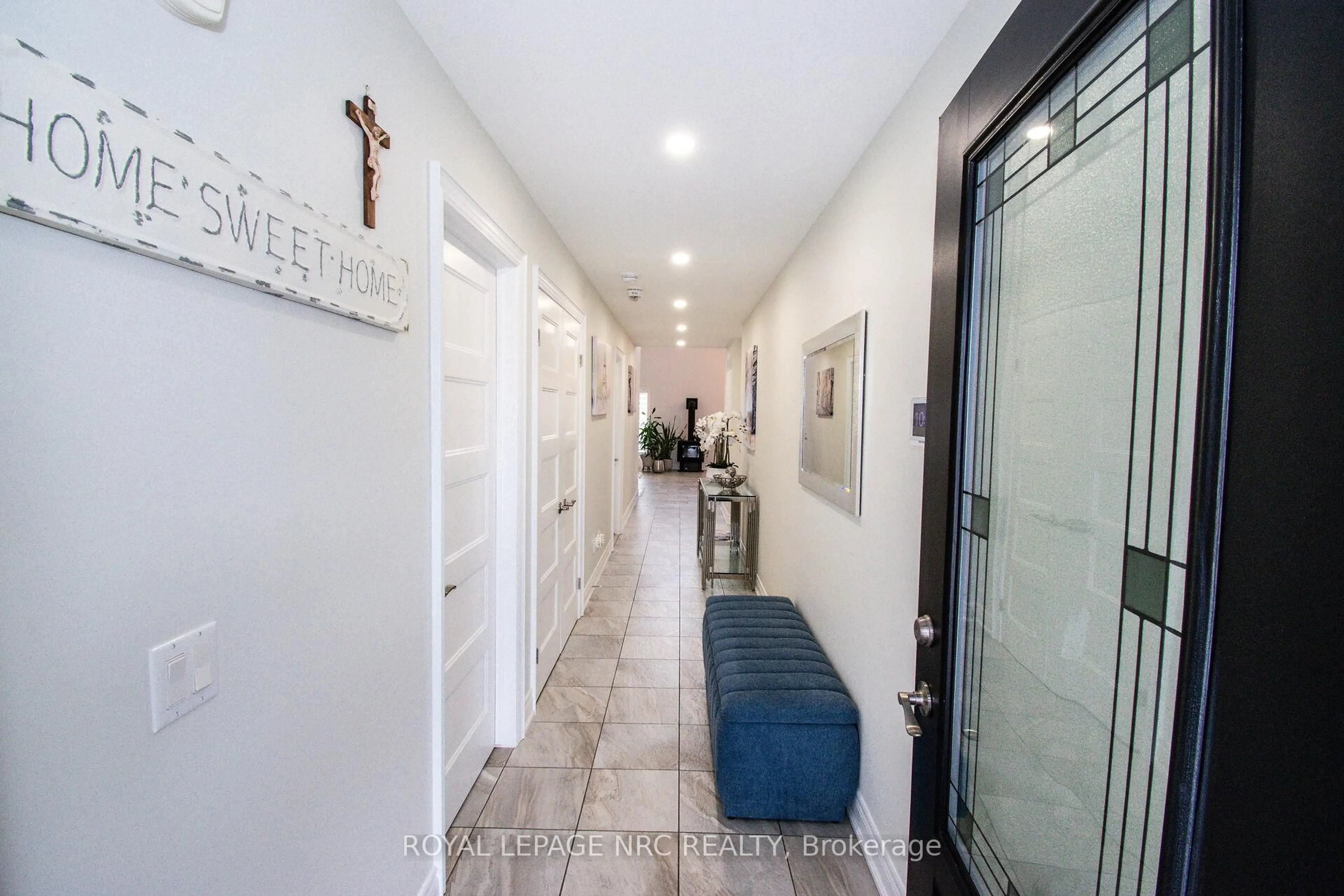 Indoor entryway for 197 Timberview Cres, Welland Ontario L3C 0B9