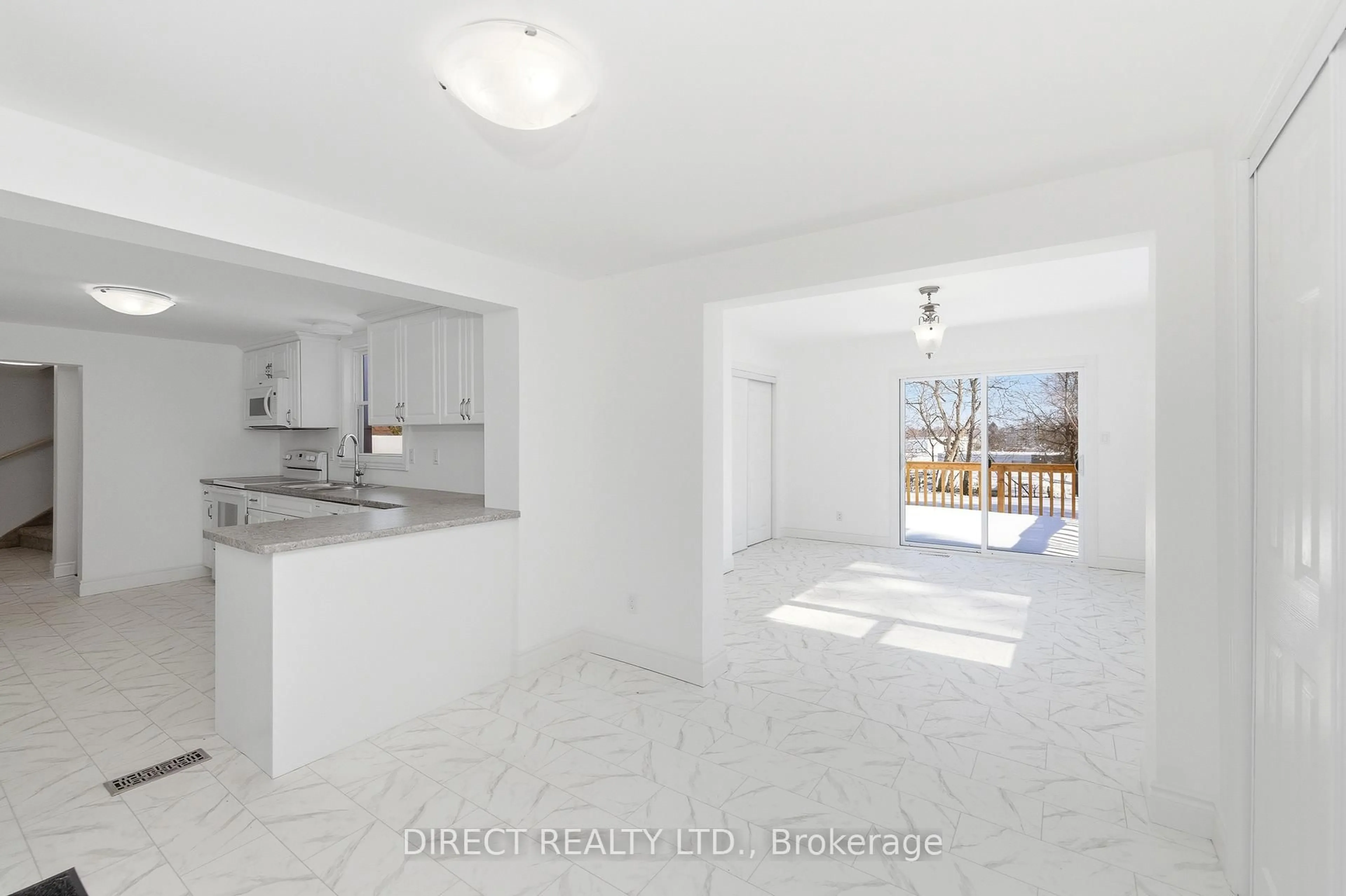 Open concept kitchen, ceramic/tile floor for 27 Purdy St, Belleville Ontario K8P 1Y8