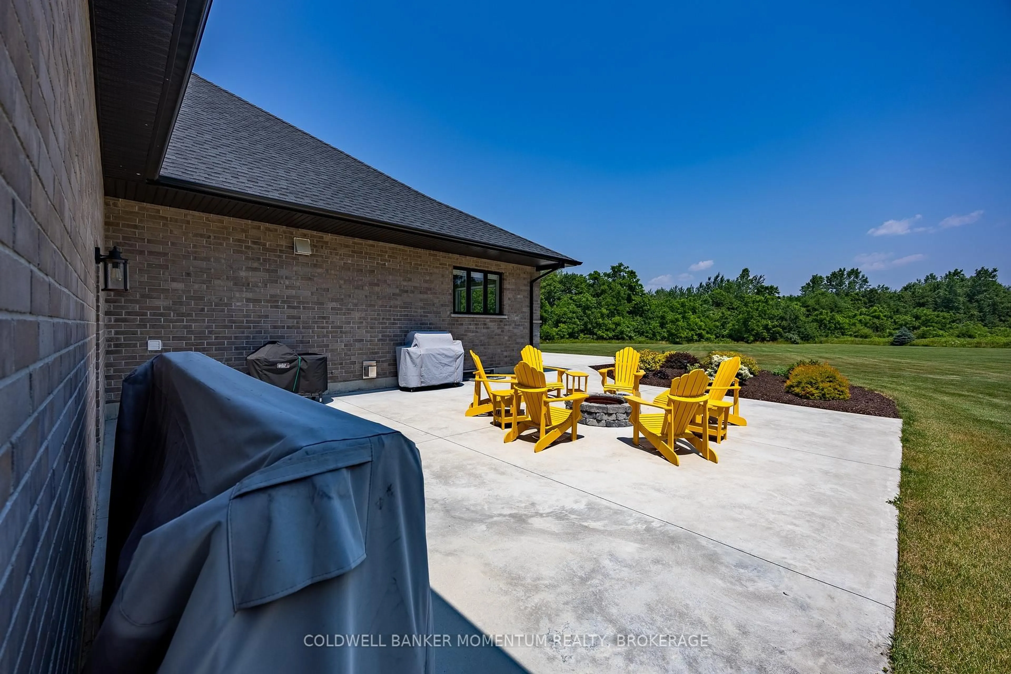 Patio, mountain view for 2554 Highway 59 Highway, Norfolk Ontario N0E 1G0