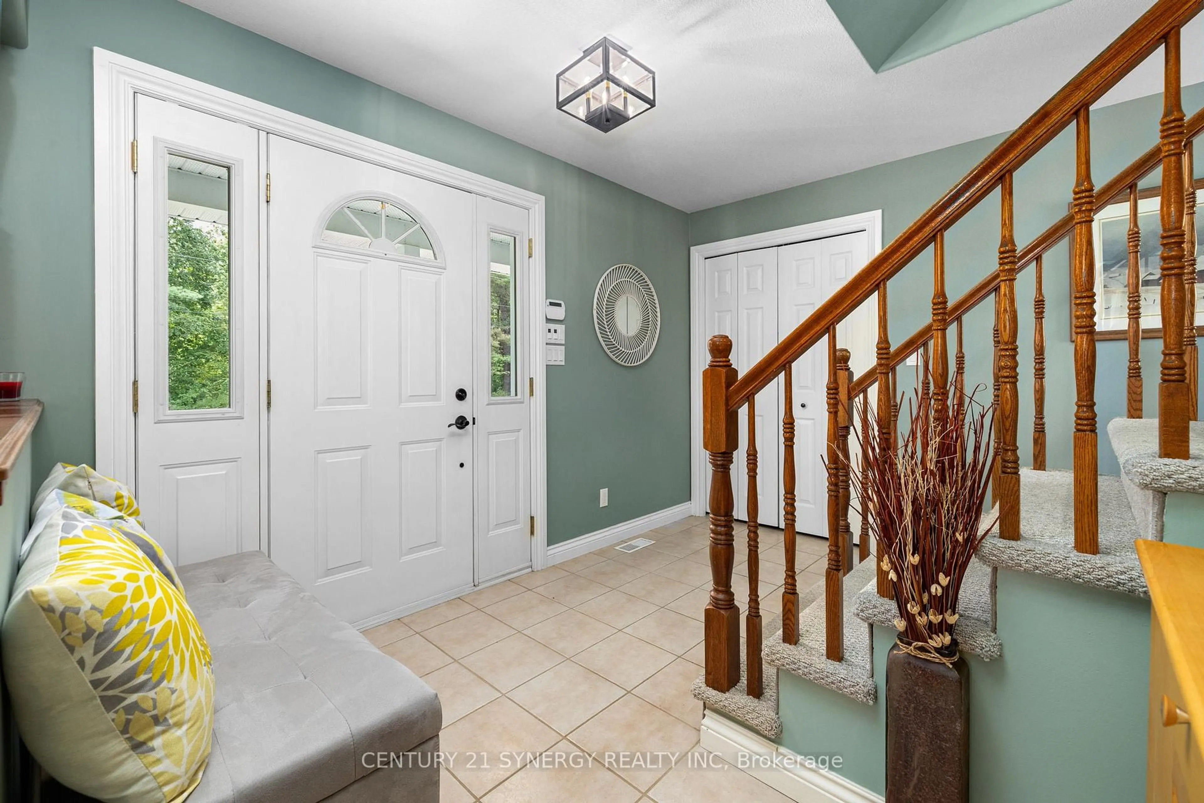 Indoor entryway for 4621 Haggarts Side Rd, Elizabethtown-Kitley Ontario K6T 1A5