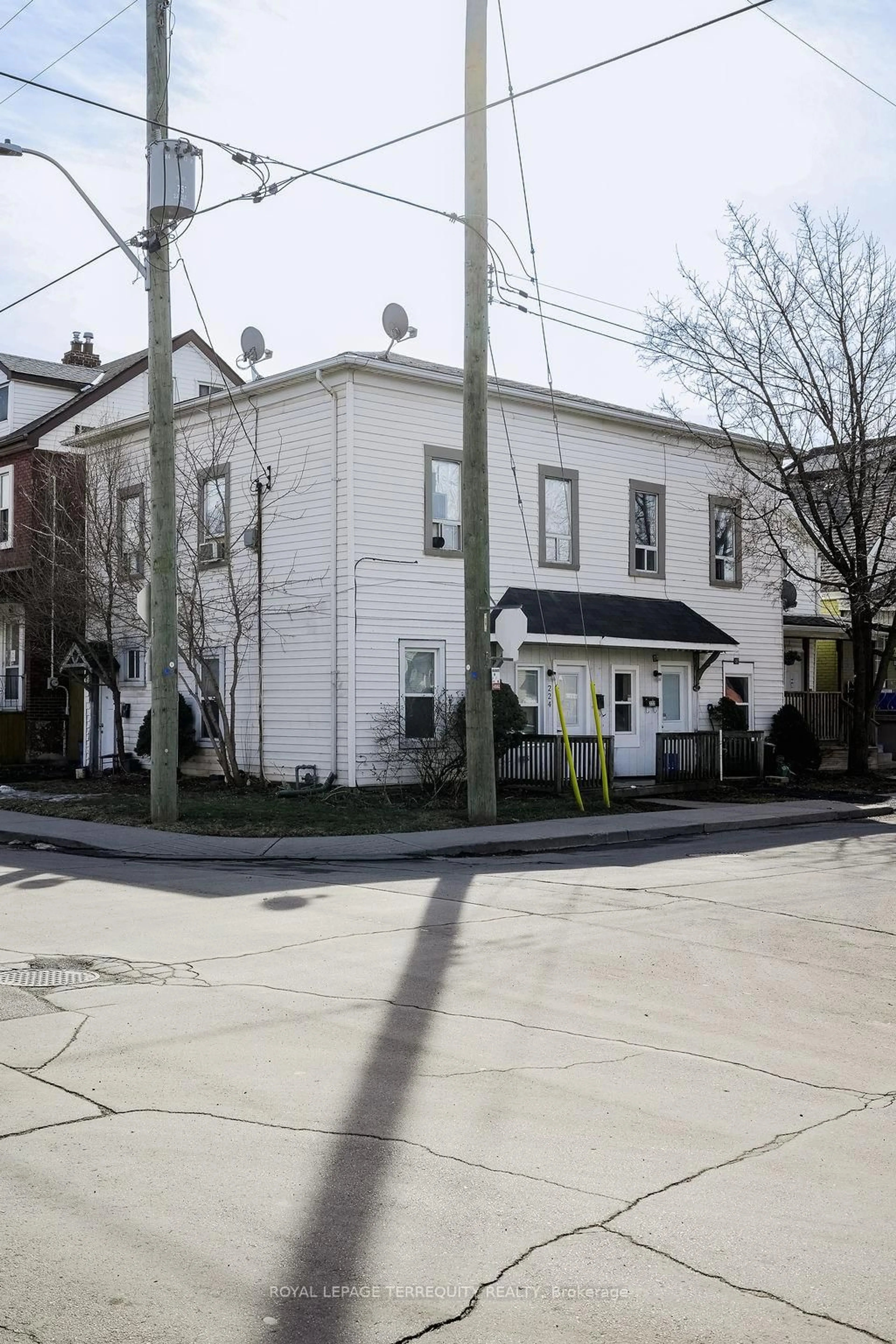 Unknown for 224 Rosslyn Ave, Hamilton Ontario L8L 7P7