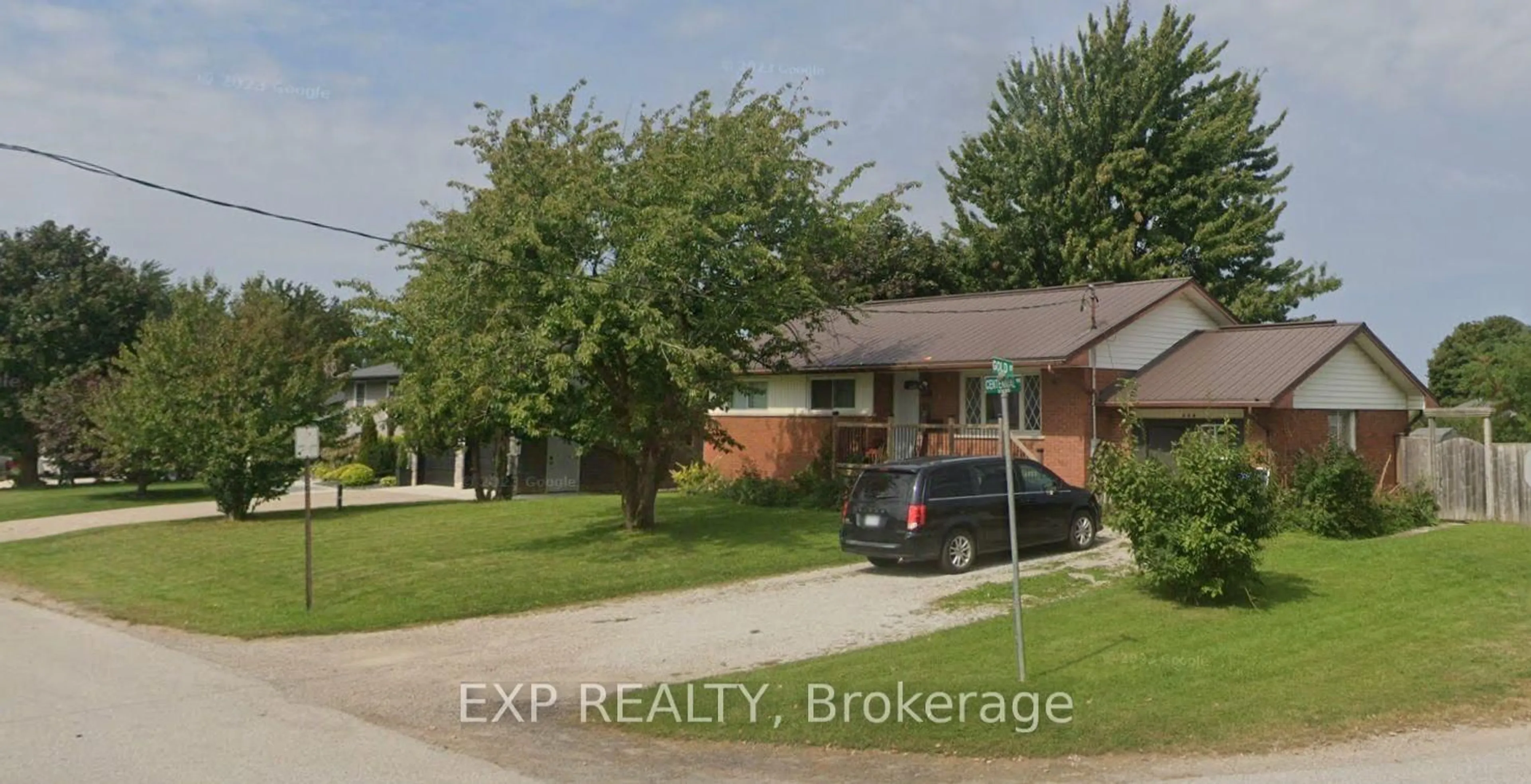 Home with brick exterior material, street for 597 Gold St, Warwick Ontario N0M 2S0