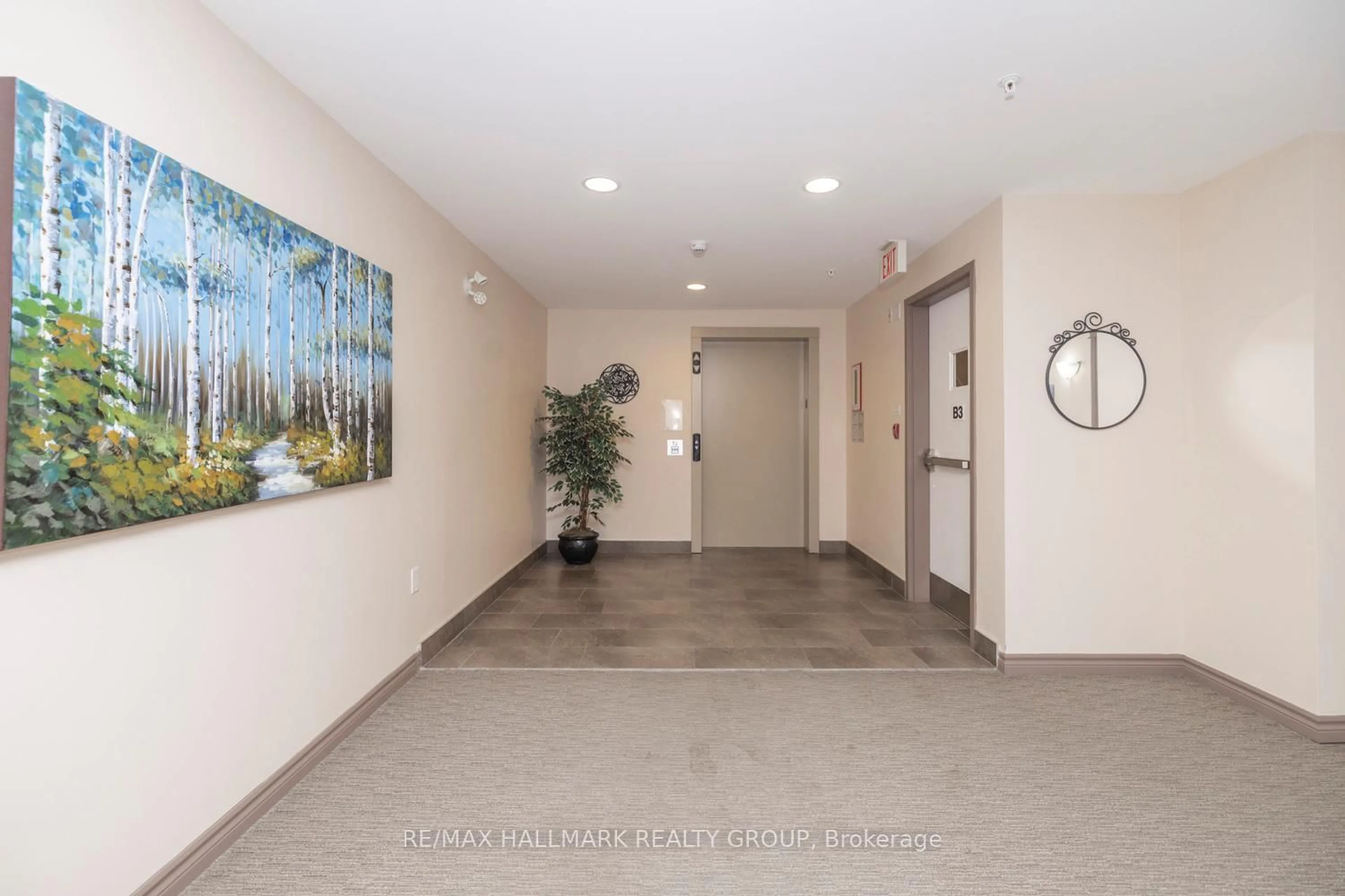 Indoor foyer for 141 Potts Private #309, Ottawa Ontario K4A 0N7