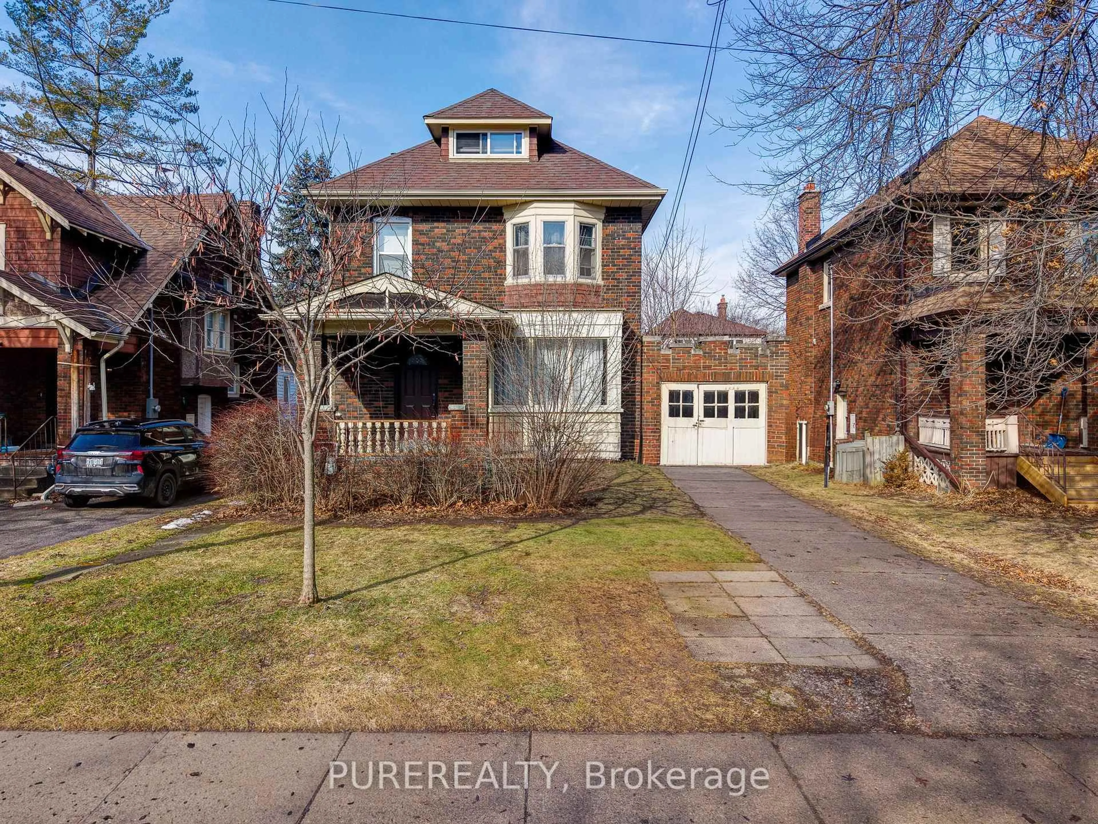 A pic from outside/outdoor area/front of a property/back of a property/a pic from drone, street for 47 Dalewood Cres, Hamilton Ontario L8S 4B5