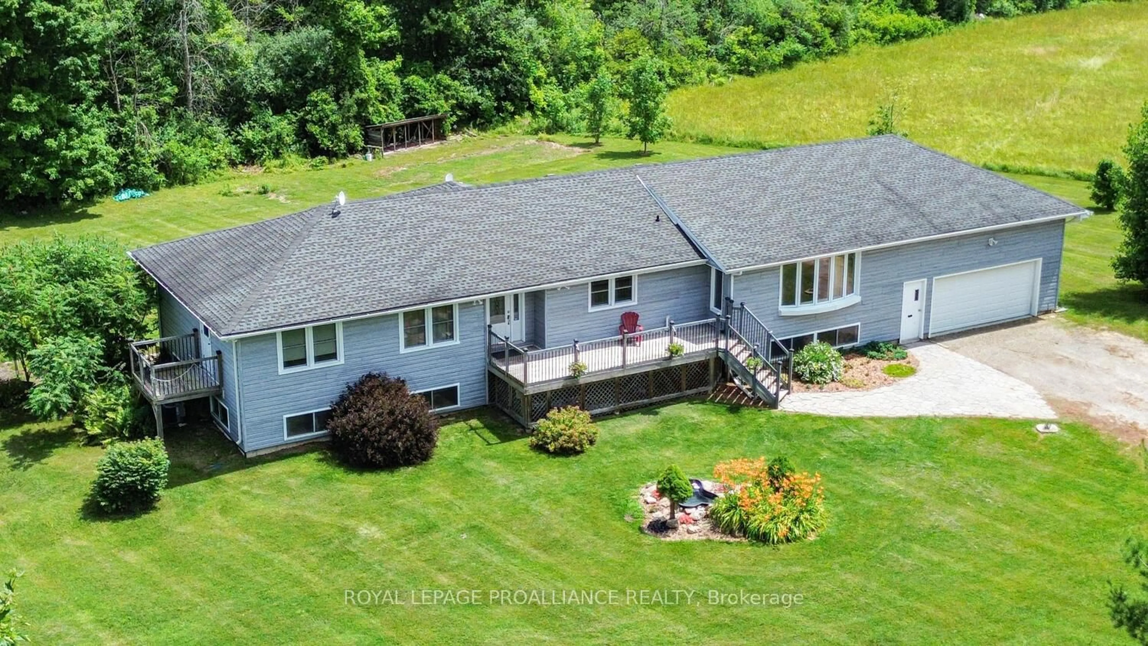 A pic from outside/outdoor area/front of a property/back of a property/a pic from drone, water/lake/river/ocean view for 7079 County Road 44 Rd, Edwardsburgh/Cardinal Ontario K0E 1X0