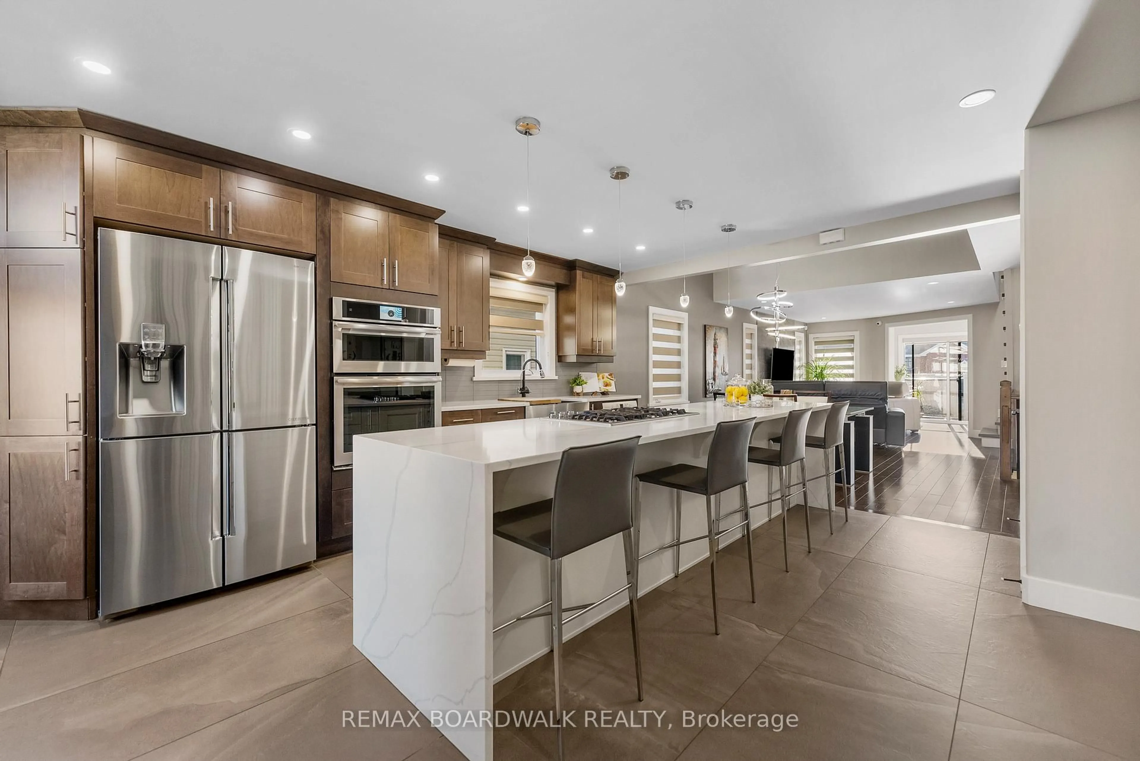 Open concept kitchen, unknown for 1813 Elmridge Dr, Gloucester Ontario K1J 6S3