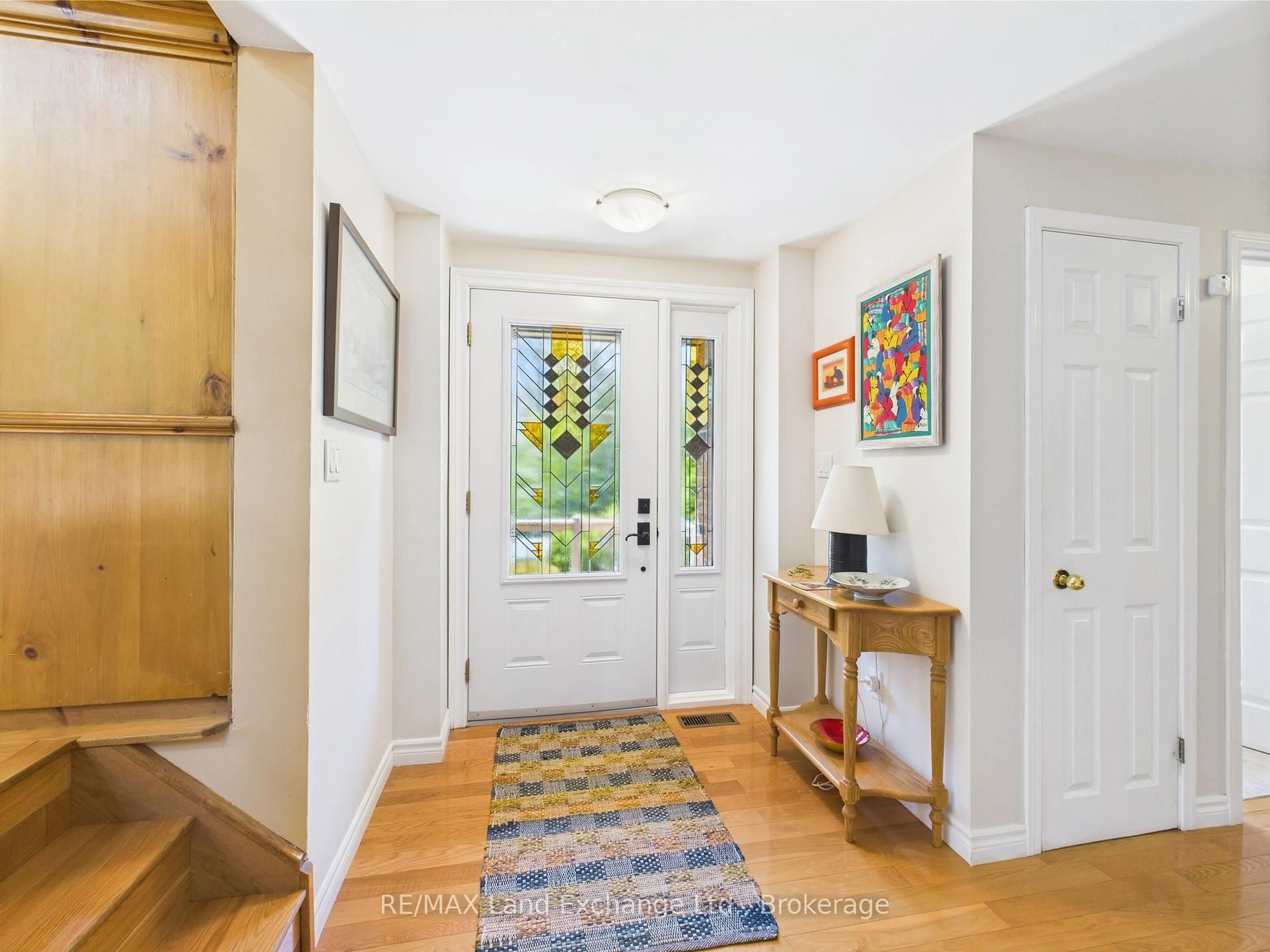 Indoor entryway for 40 Eastwood Cres, Kincardine Ontario N2Z 2X6