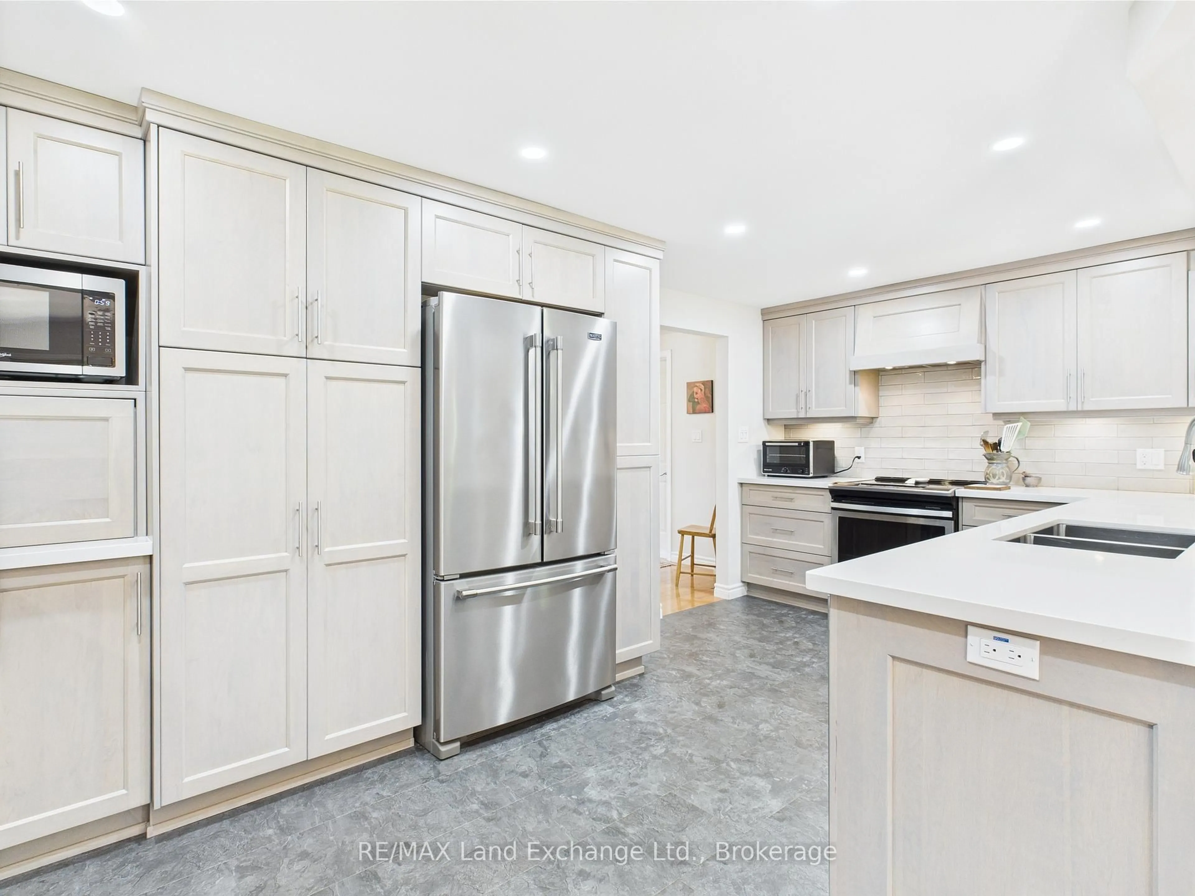 Unknown for 40 Eastwood Cres, Kincardine Ontario N2Z 2X6