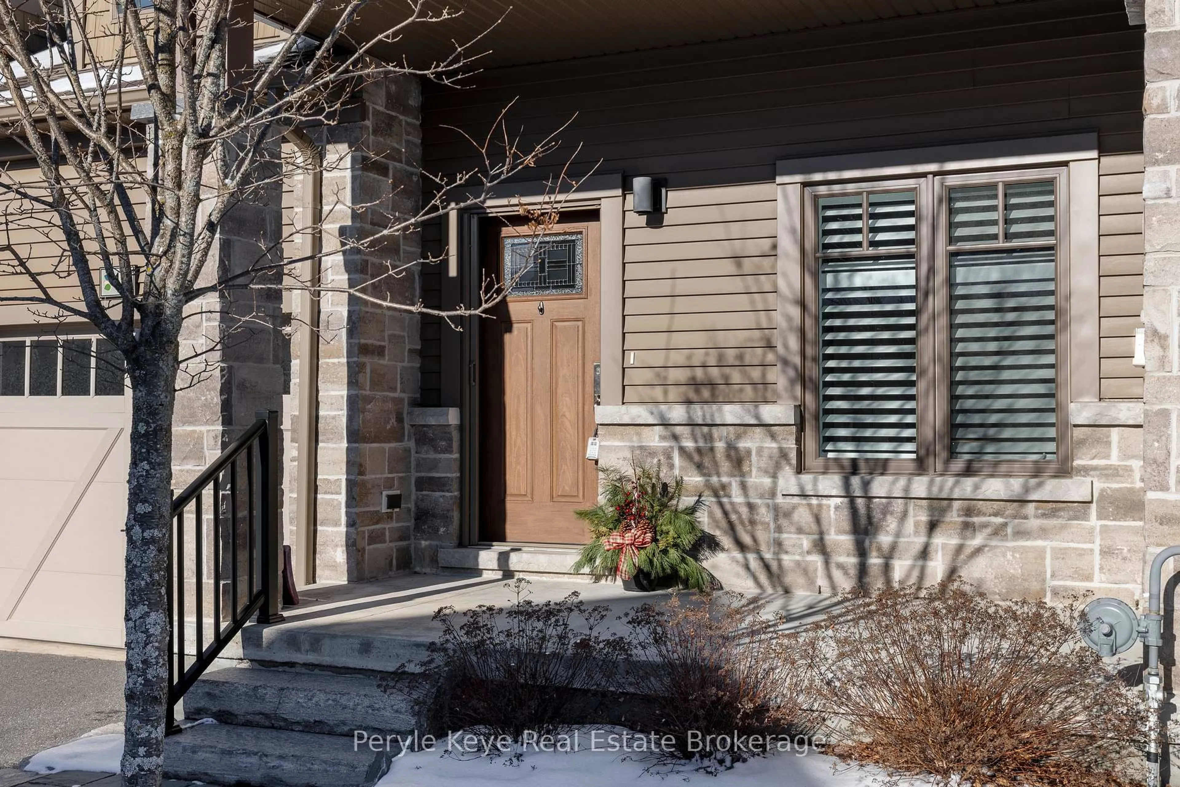 Indoor entryway for 19 Serenity Place Cres, Huntsville Ontario P1H 0C4