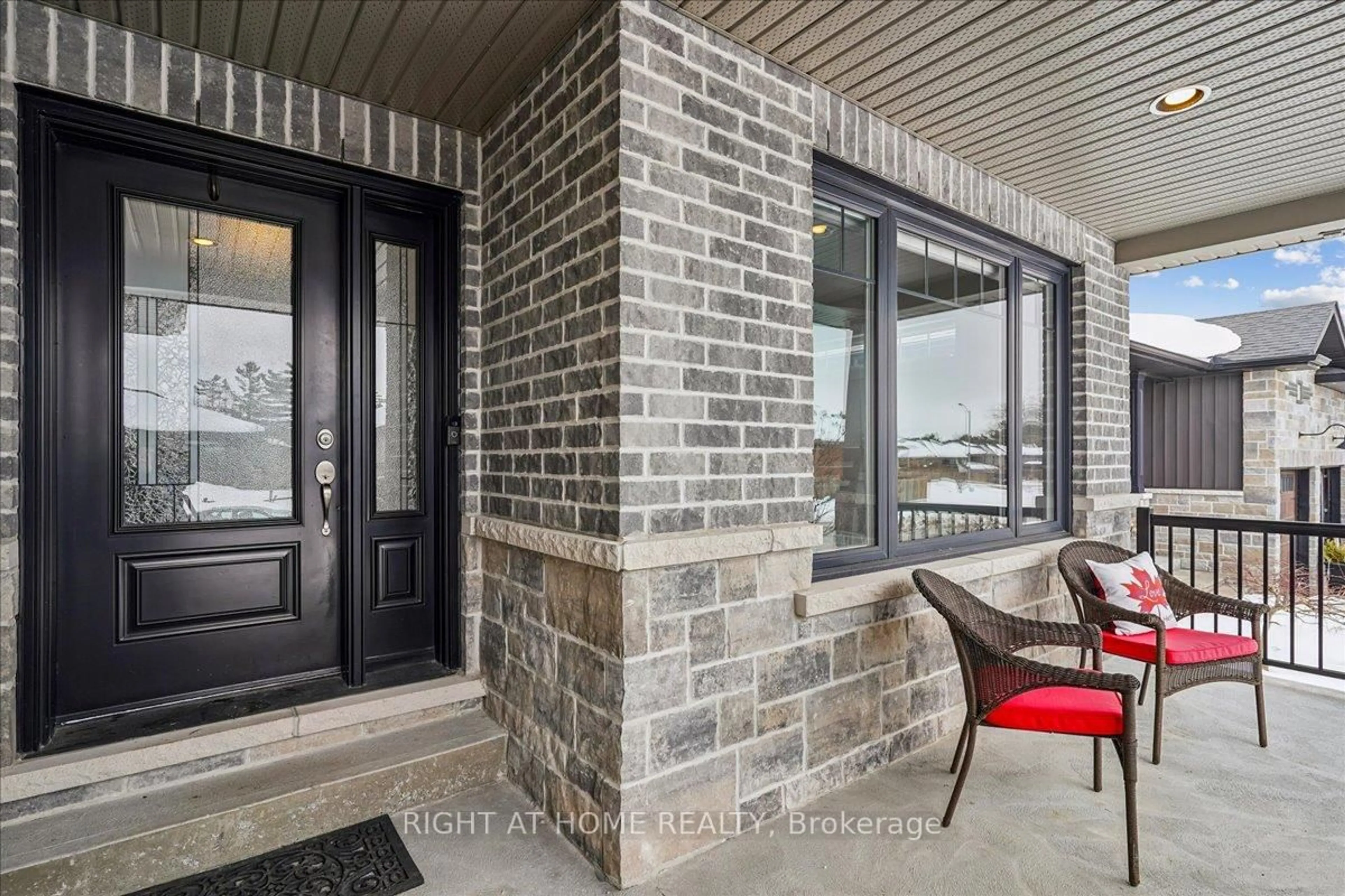 Indoor entryway for 4 Sylvan St, Quinte West Ontario K8V 0C6