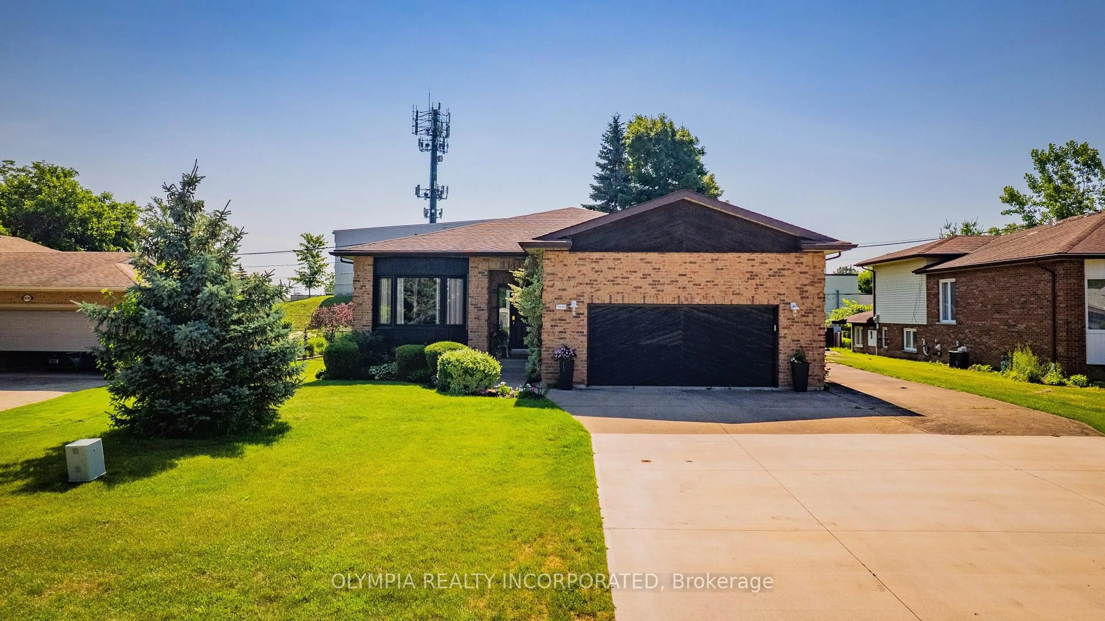 Home with brick exterior material, water/lake/river/ocean view for 3640 Rapids View Dr, Niagara Falls Ontario L2G 6C4
