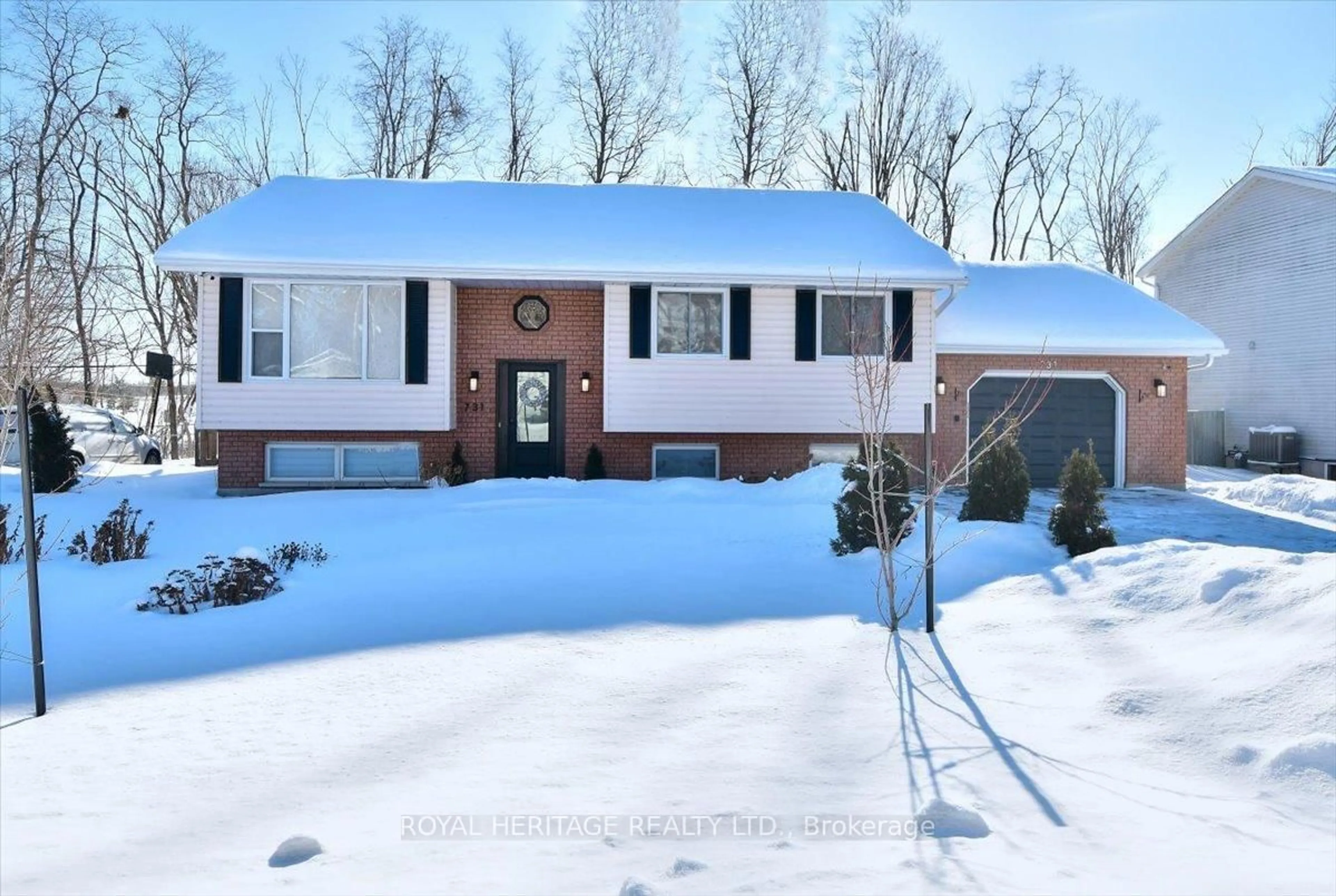 Home with vinyl exterior material, unknown for 731 Peterborough Ave, Selwyn Ontario K0L 1H0