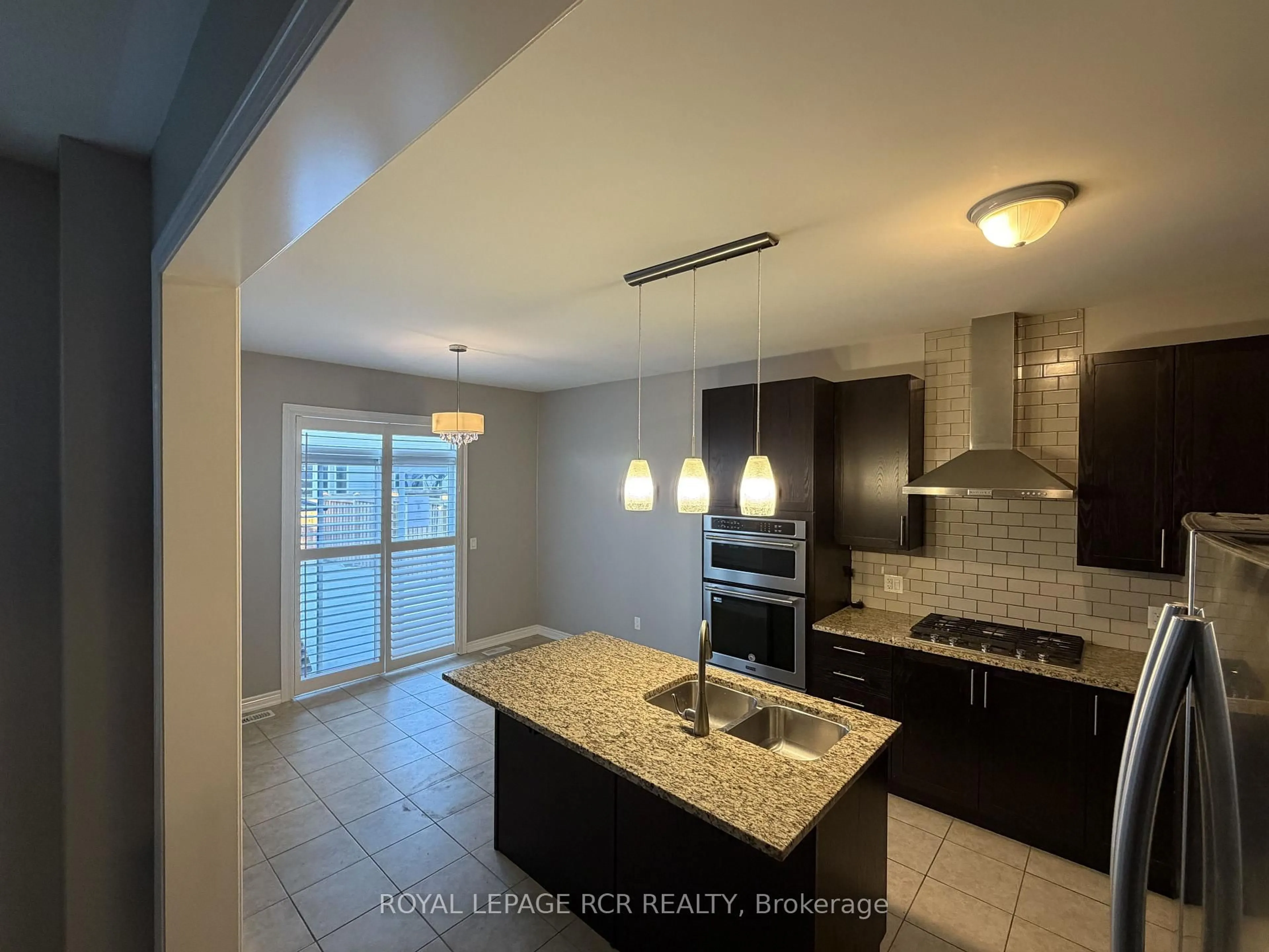 Open concept kitchen, ceramic/tile floor for 264 Johnson Dr, Shelburne Ontario L9V 3V7