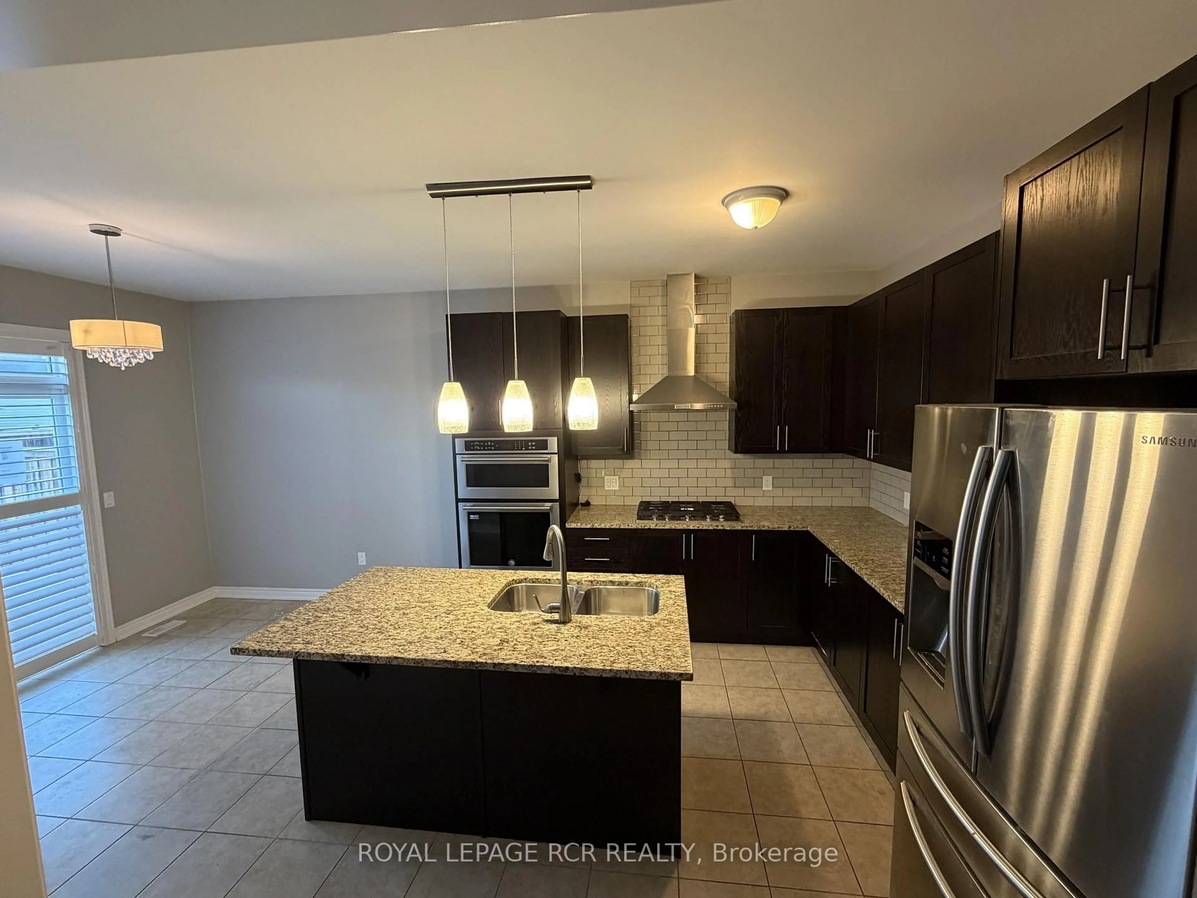 Open concept kitchen, ceramic/tile floor for 264 Johnson Dr, Shelburne Ontario L9V 3V7