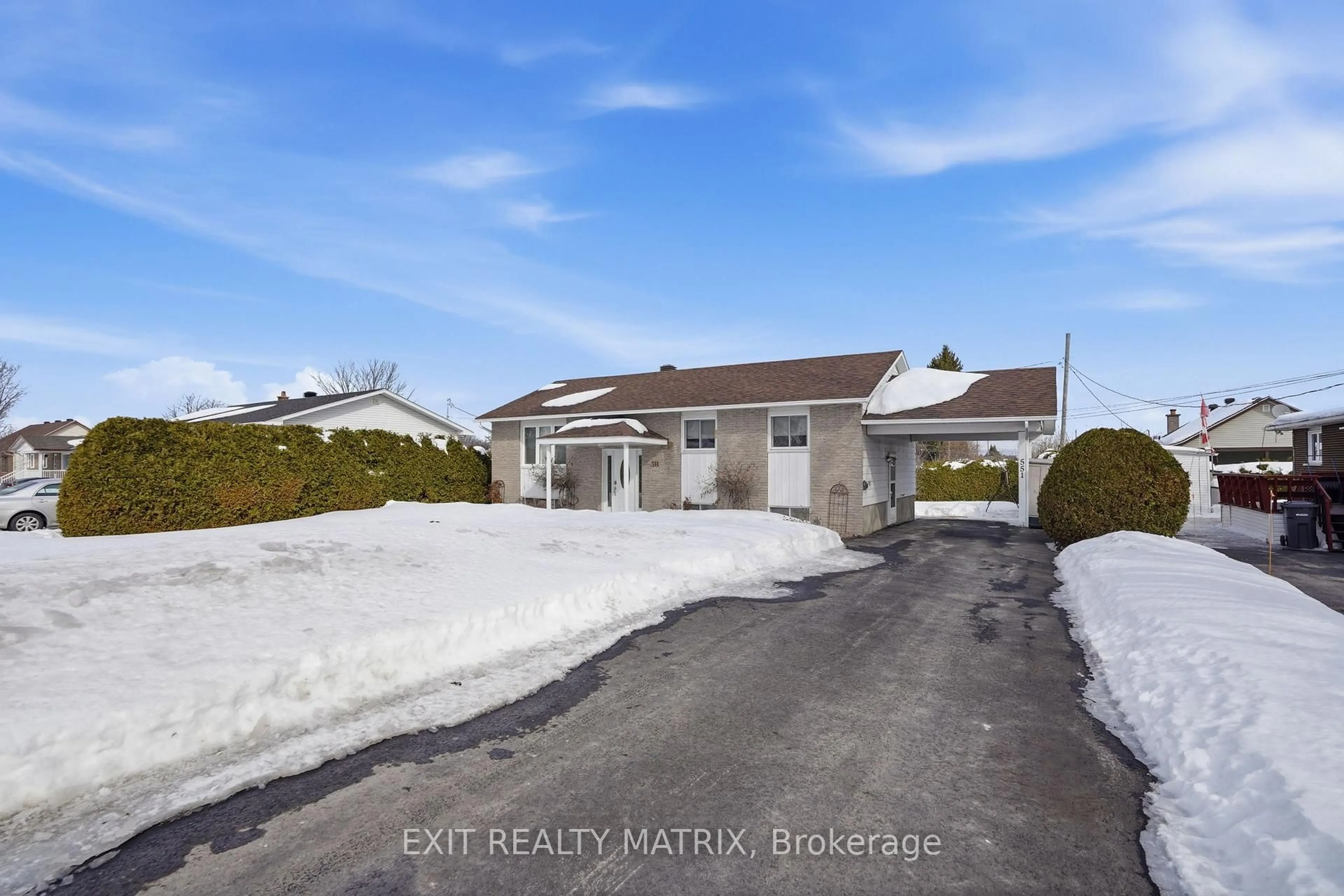 A pic from outside/outdoor area/front of a property/back of a property/a pic from drone, street for 551 Stevens St, Hawkesbury Ontario K6A 3E5