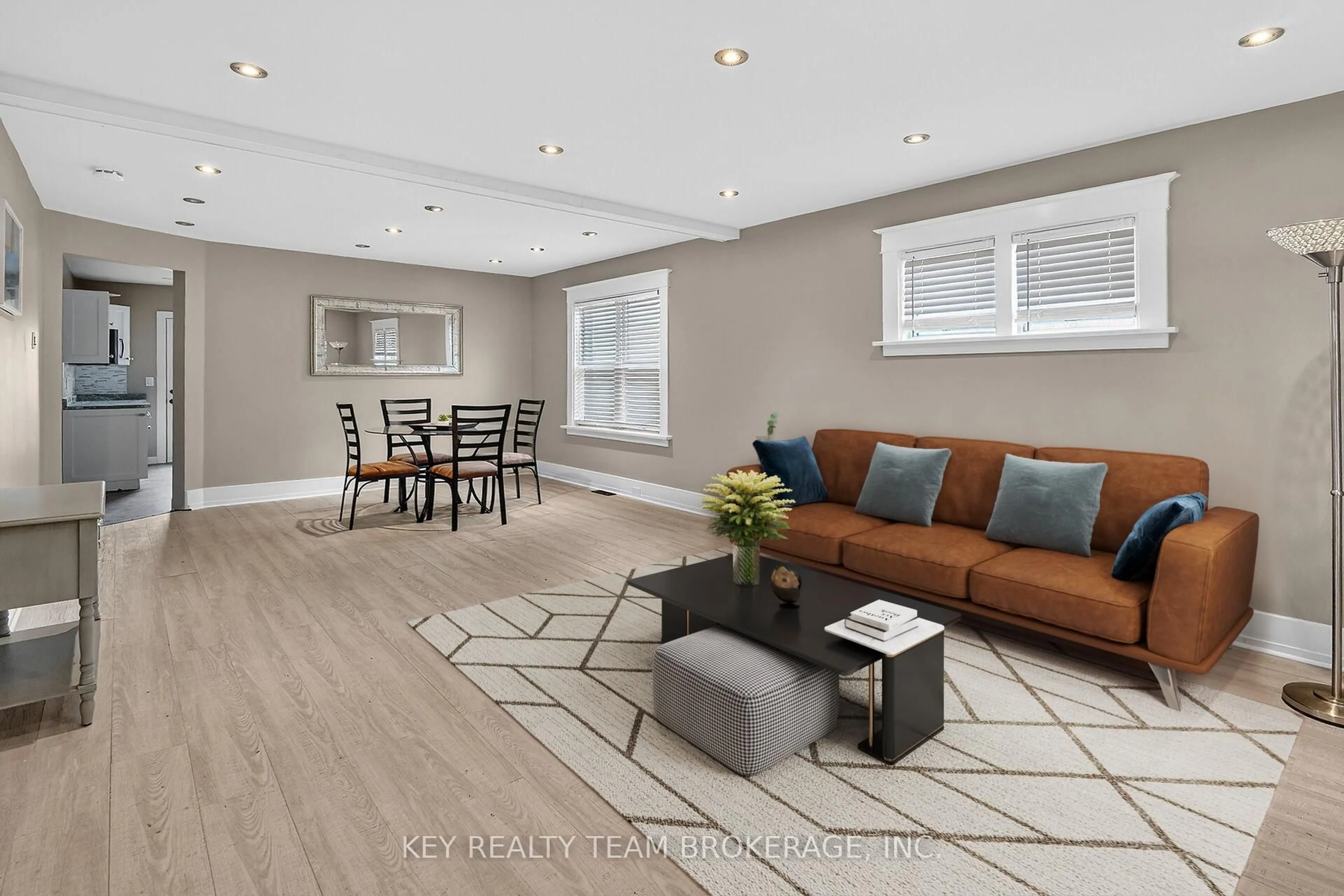 Living room with furniture, unknown for 5169 Bridge St, Niagara Falls Ontario L2E 2T2