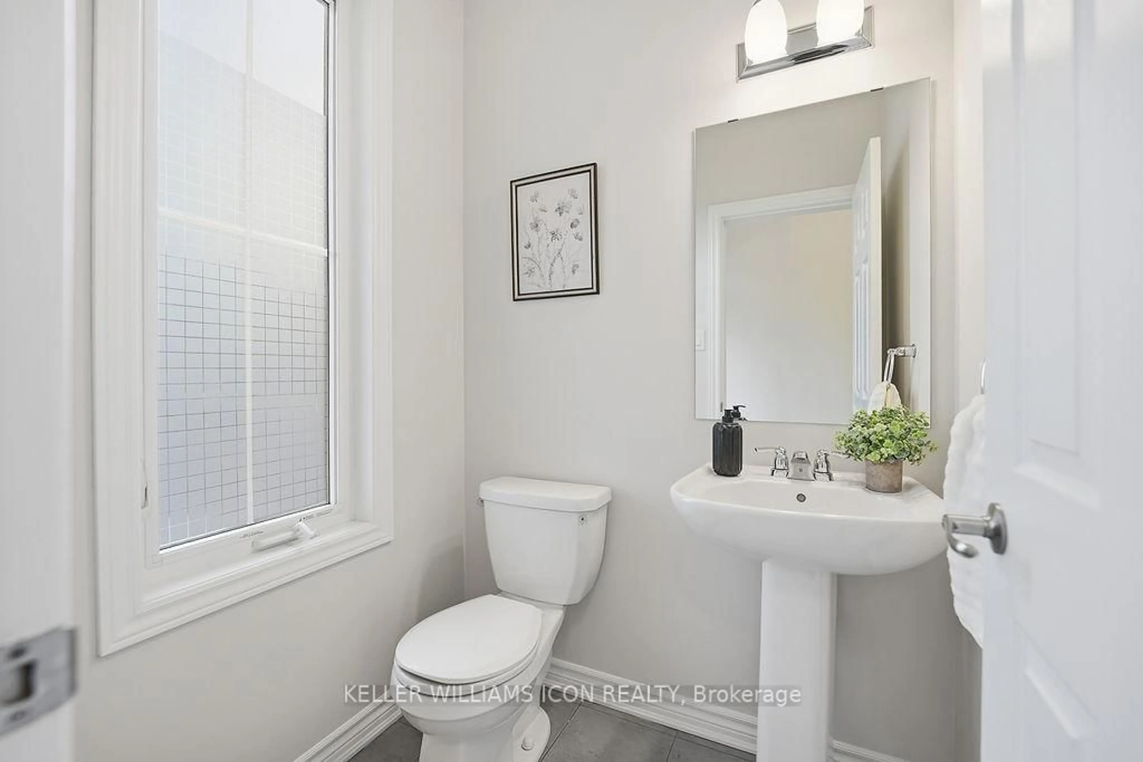 Standard bathroom, ceramic/tile floor for 756 Cape Jack Walk, Ottawa Ontario K2J 6L1