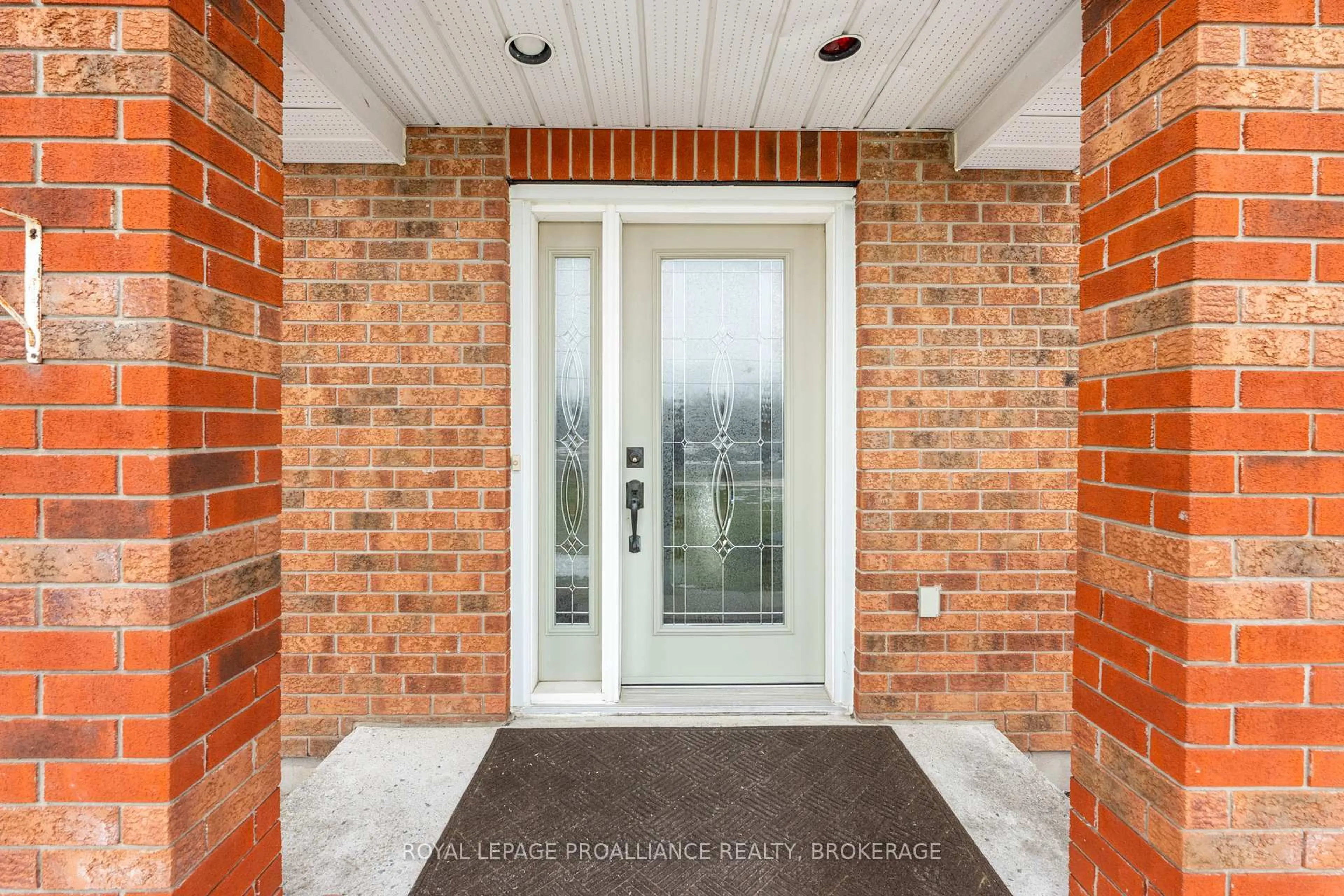 Indoor entryway for 682 Caton Rd, Bath Ontario K0H 1G0