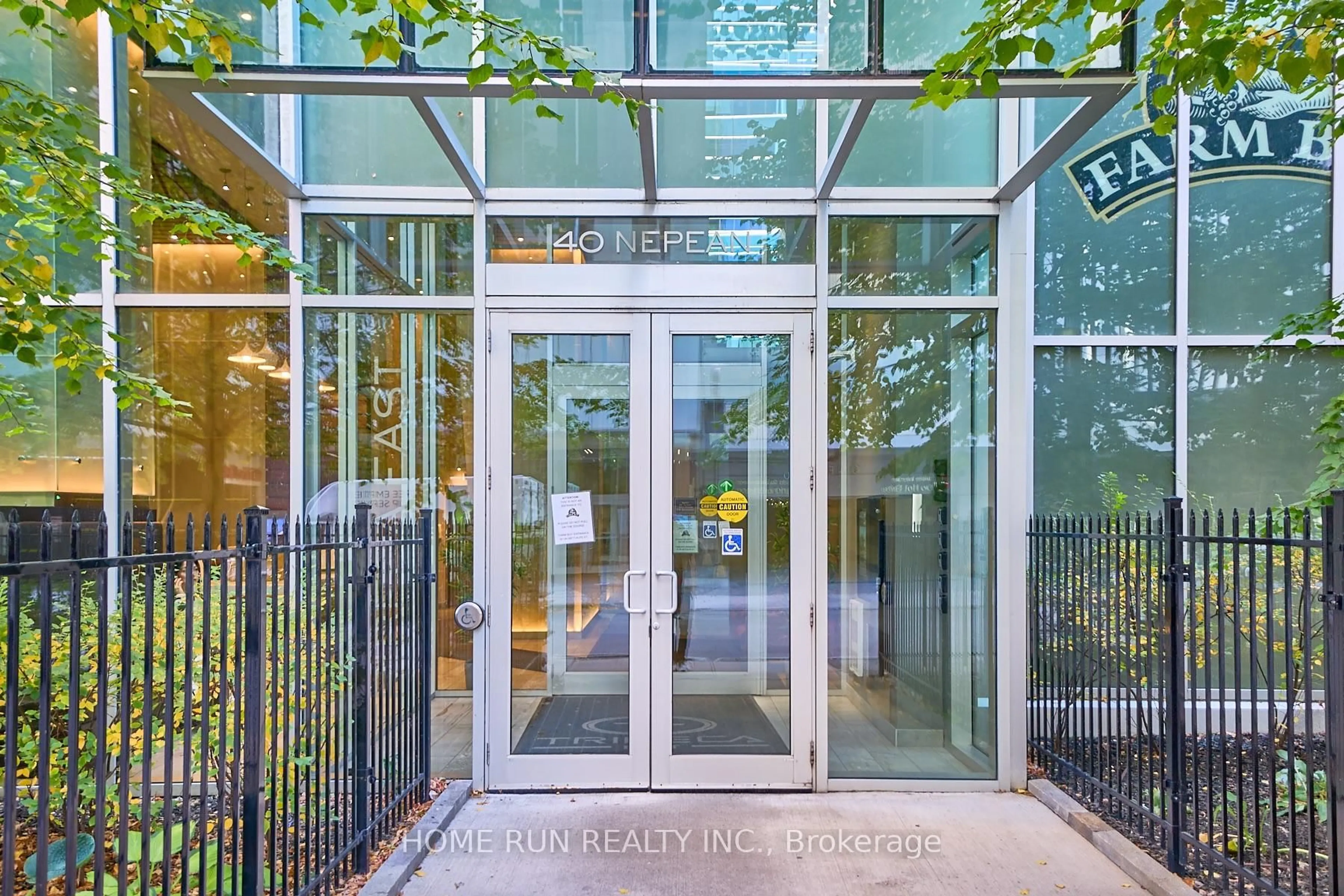 Unknown for 40 Nepean St #1306, Ottawa Ontario K2P 0X5