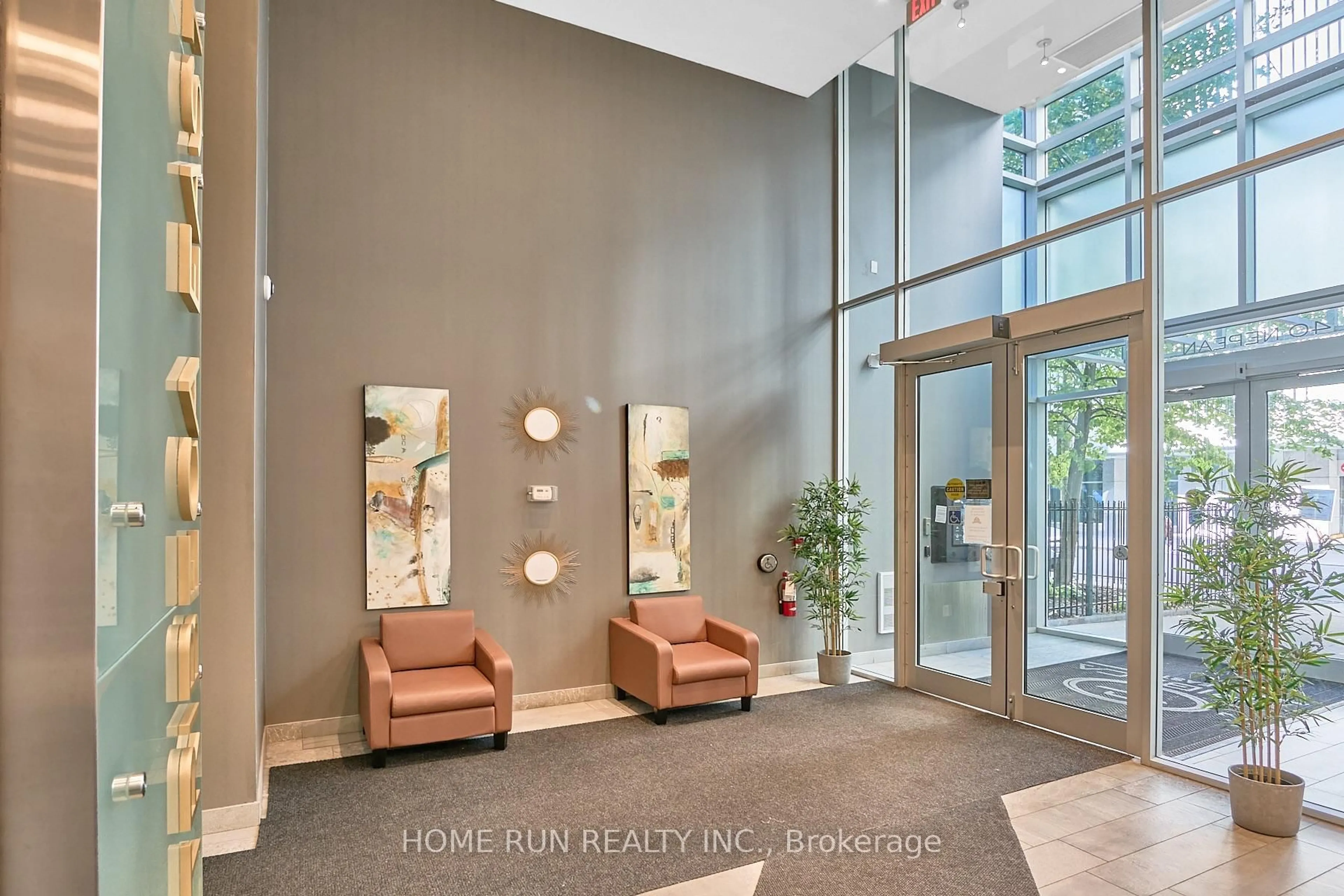 Unknown for 40 Nepean St #1306, Ottawa Ontario K2P 0X5