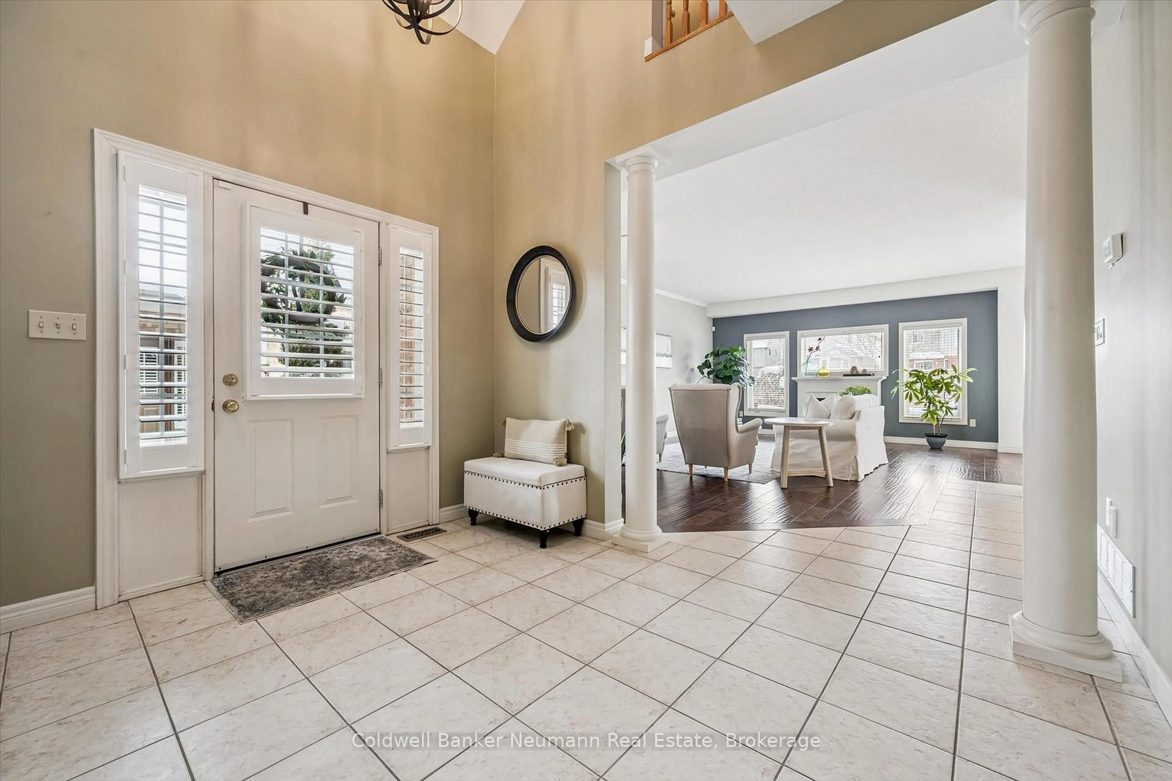 Indoor foyer for 23 Spencer Cres, Guelph Ontario N1L 1M2