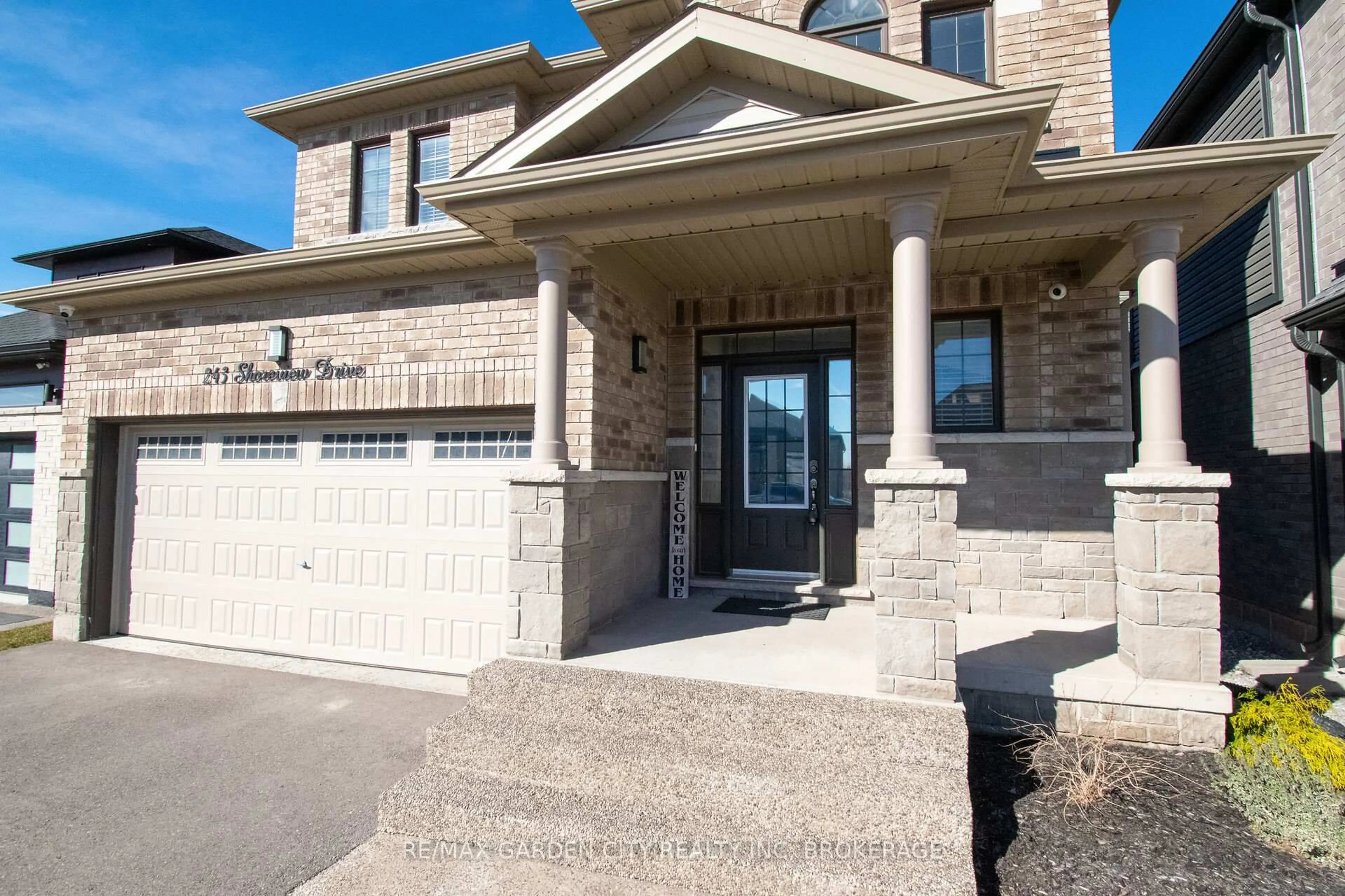 Home with brick exterior material, street for 243 SHOREVIEW Dr, Welland Ontario L3B 0H3