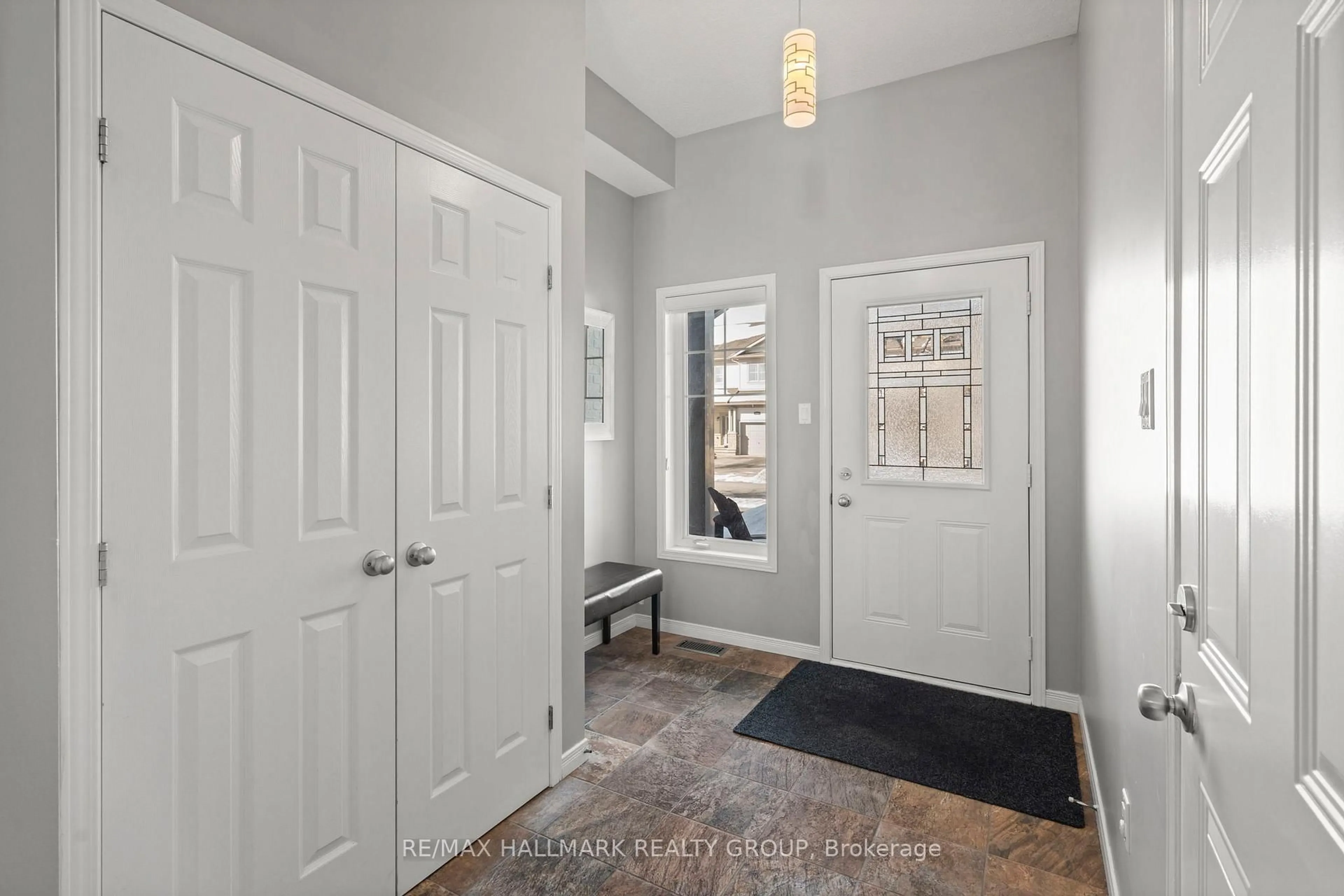 Indoor entryway for 2268 Descartes St, Orleans Ontario K4A 0W4