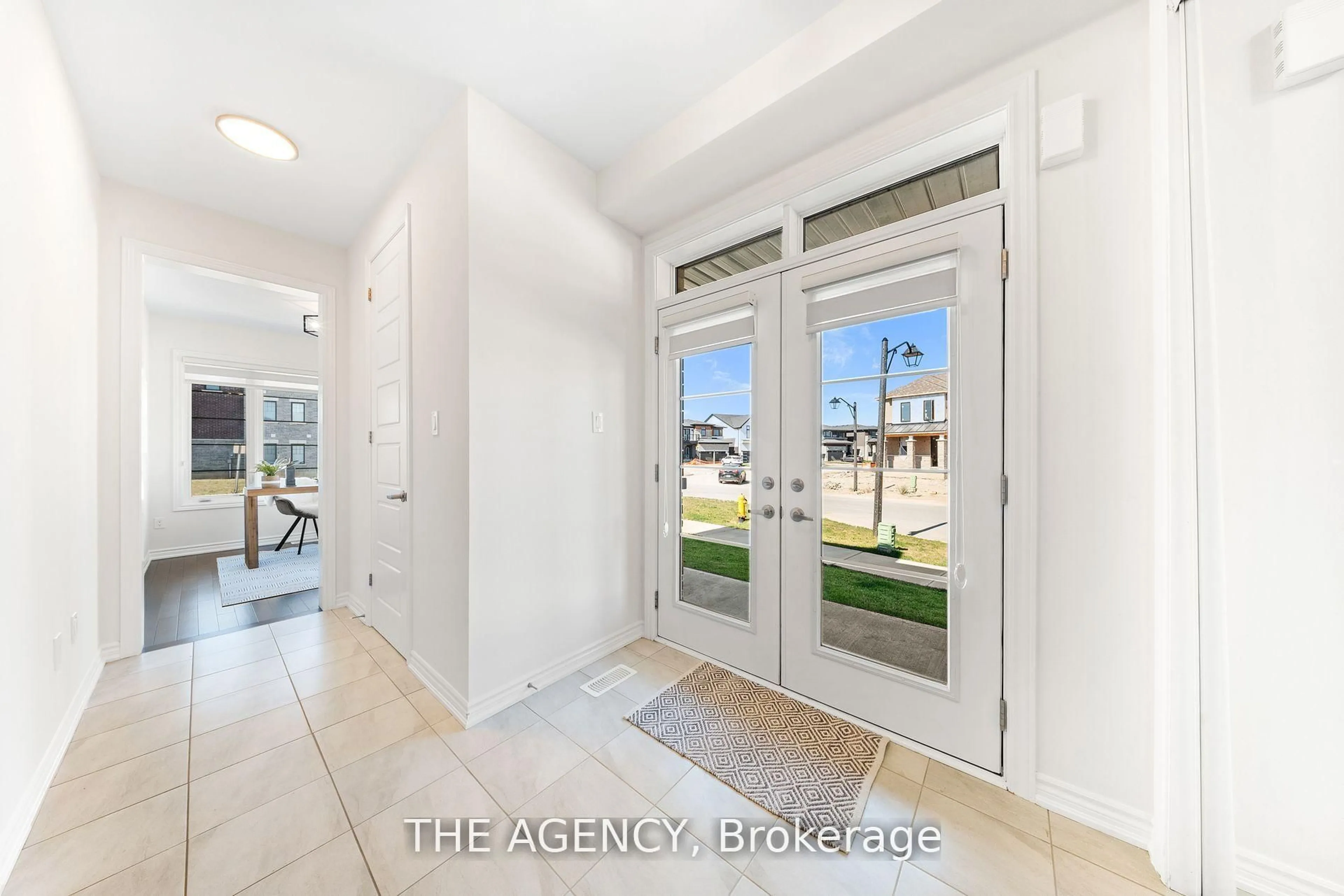 Indoor entryway for 1 Bee Cres, Brantford Ontario N3T 0V7