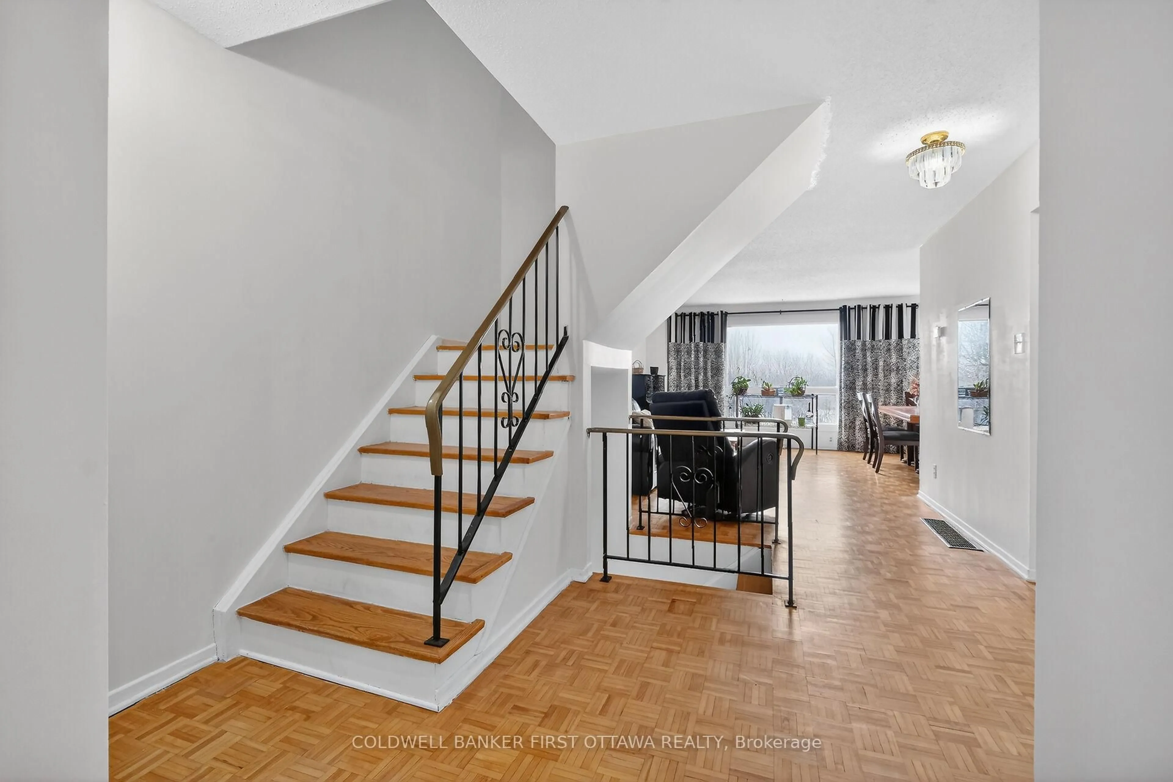 Unknown for 300 Stone Quarry Private, Ottawa Ontario K1K 3Y2