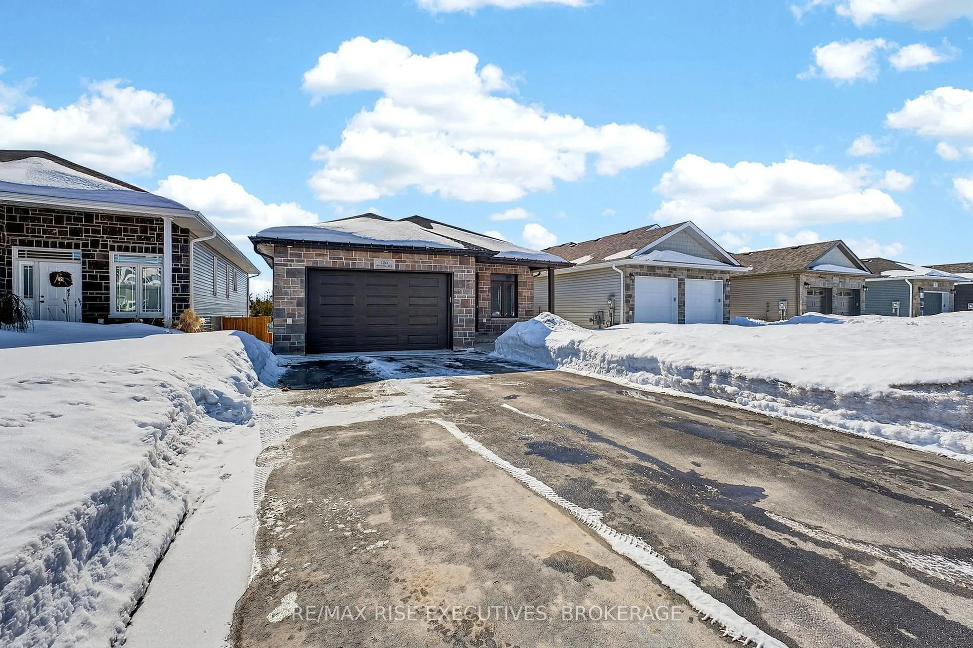 A pic from outside/outdoor area/front of a property/back of a property/a pic from drone, street for 130 Brennan Cres, Loyalist Ontario K0K 2H0