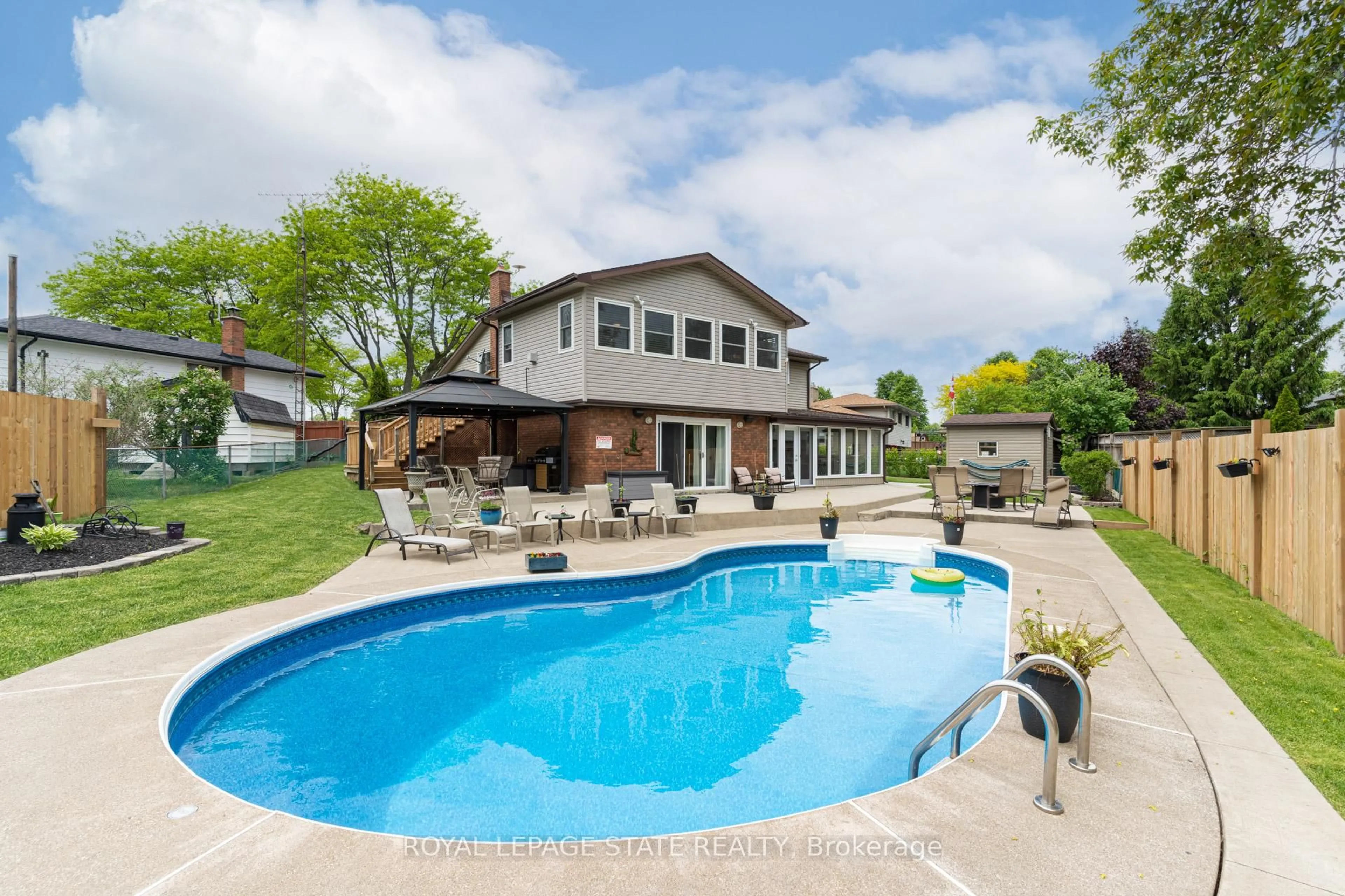 Pool for 7078 Rosseau Pl, Niagara Falls Ontario L2J 3V2