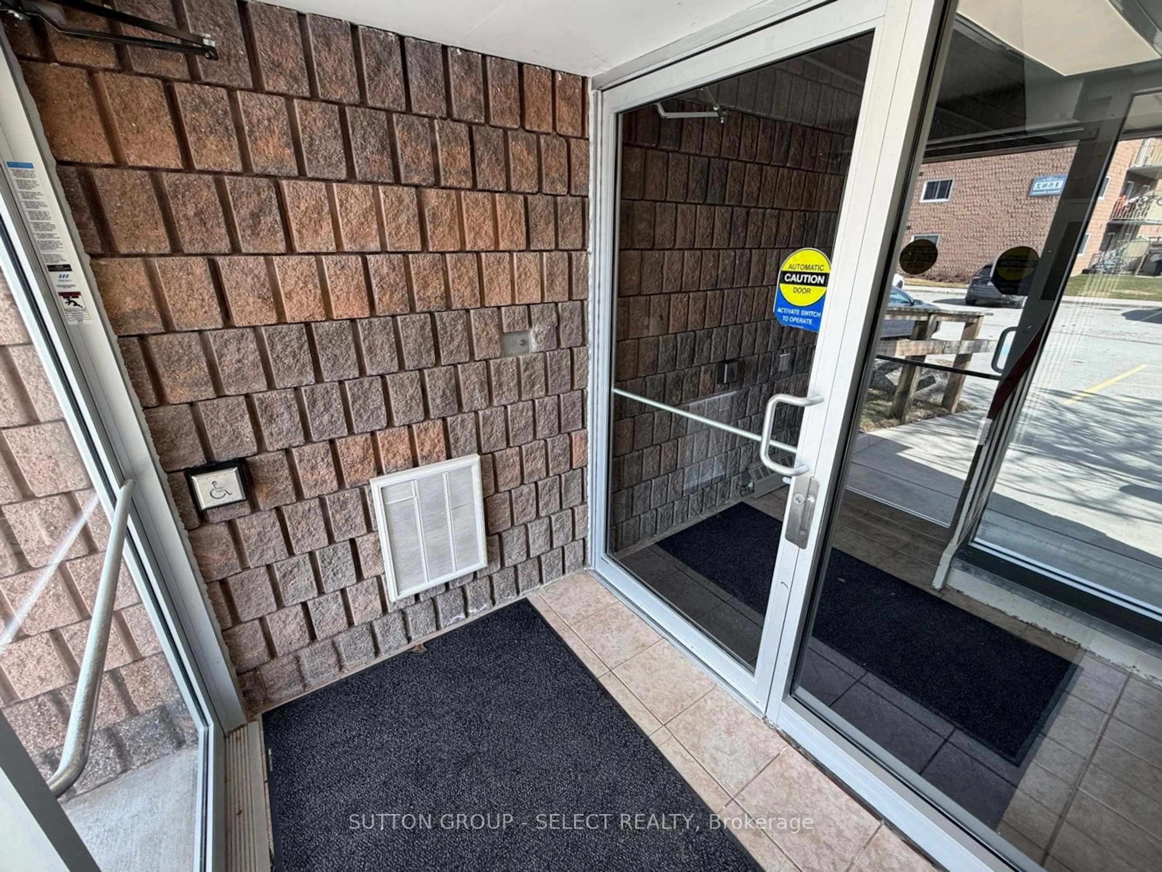 Indoor foyer for 1584 Ernest Ave #103, London South Ontario N6E 1X9
