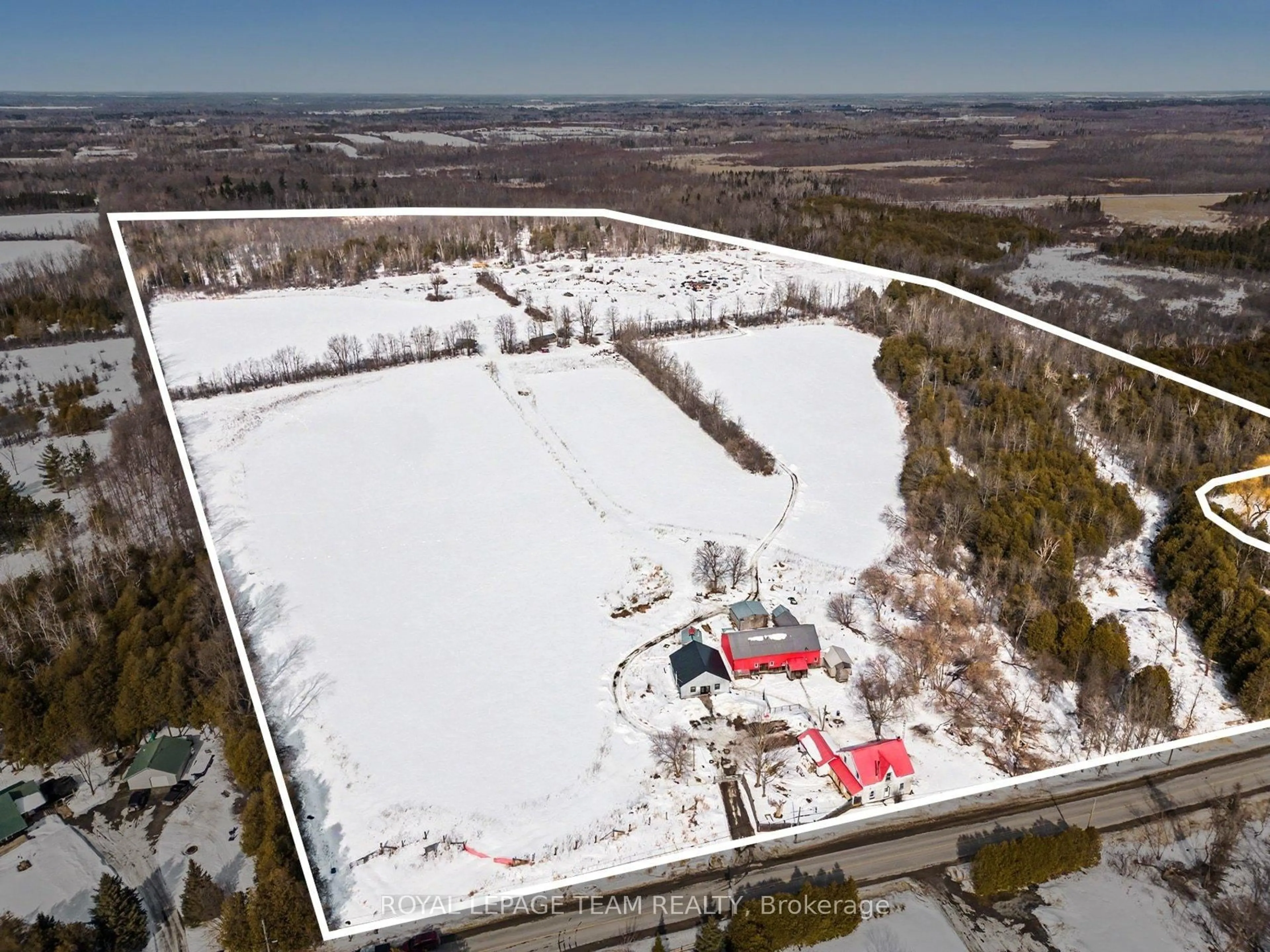 A pic from outside/outdoor area/front of a property/back of a property/a pic from drone, building for 1215 Whitney Rd, North Grenville Ontario K0G 1J0