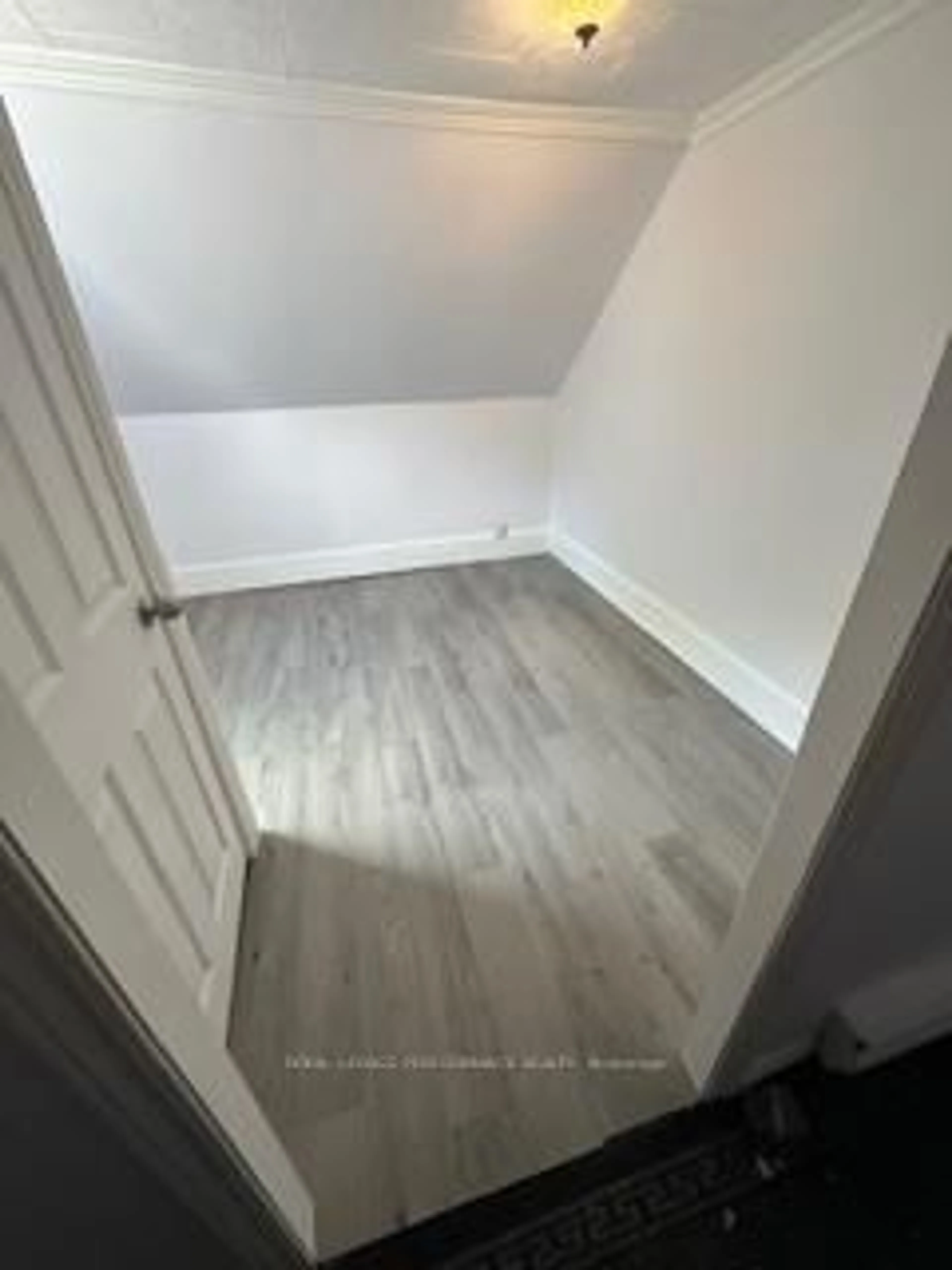 A pic of a room for 14 Mcdonald Ave, Cornwall Ontario K6J 2Y9